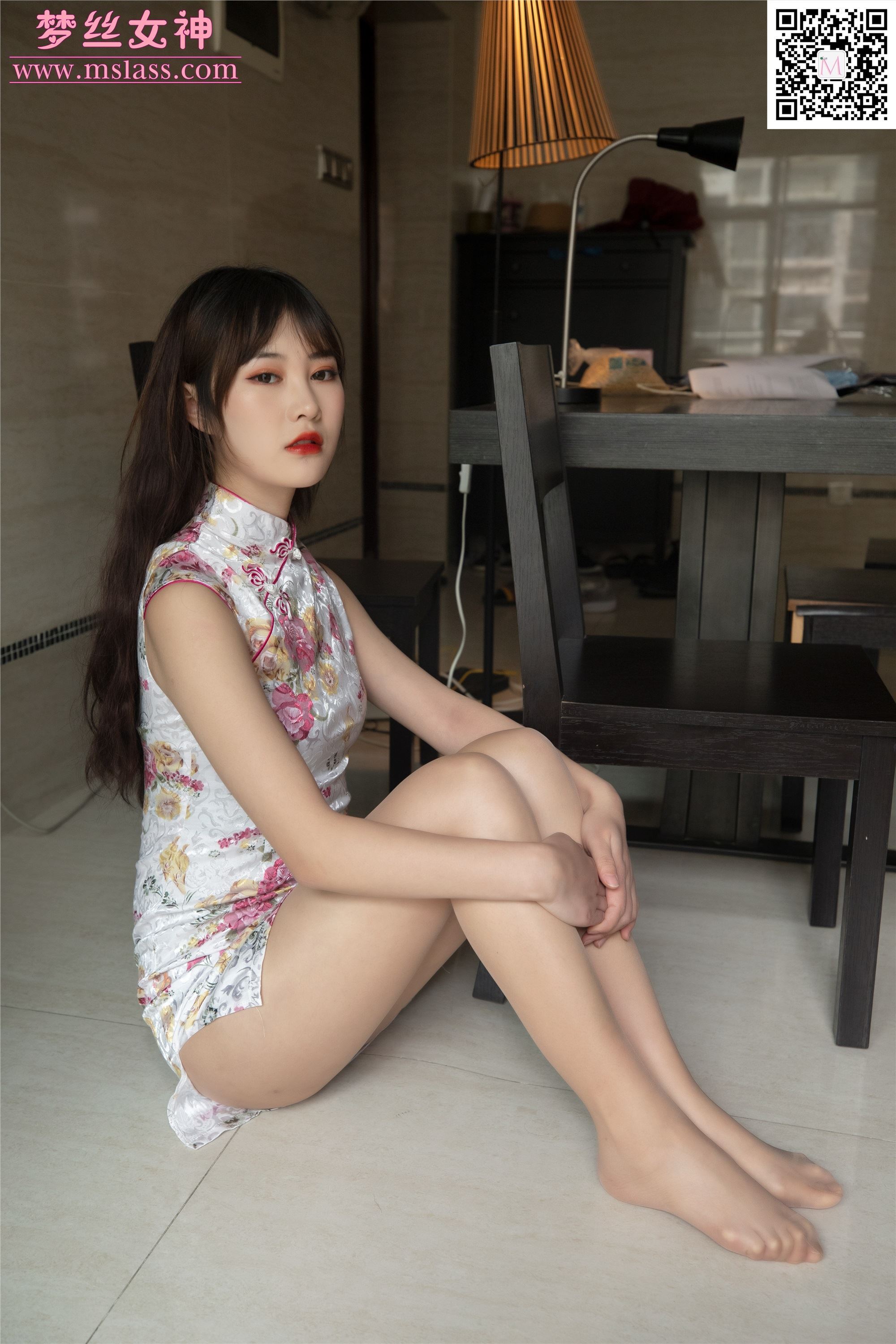 MSLASS梦丝女神 2019-11-17 Vol.070 小唐嫣 旗袍下的包裹