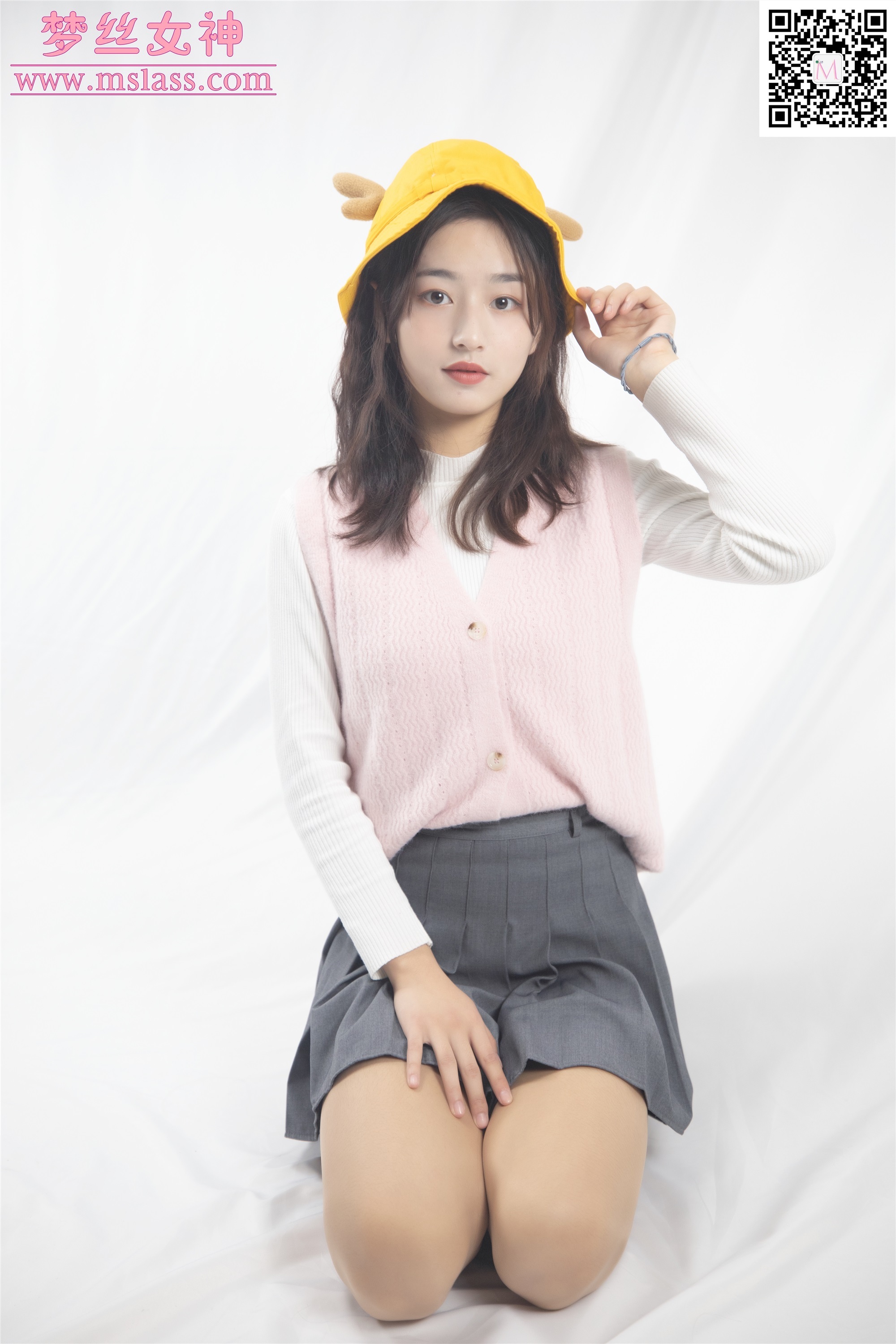 MSLASS梦丝女神 2019-12-08 Vol.080 璇璇3 9分颜值小黄鸭帽