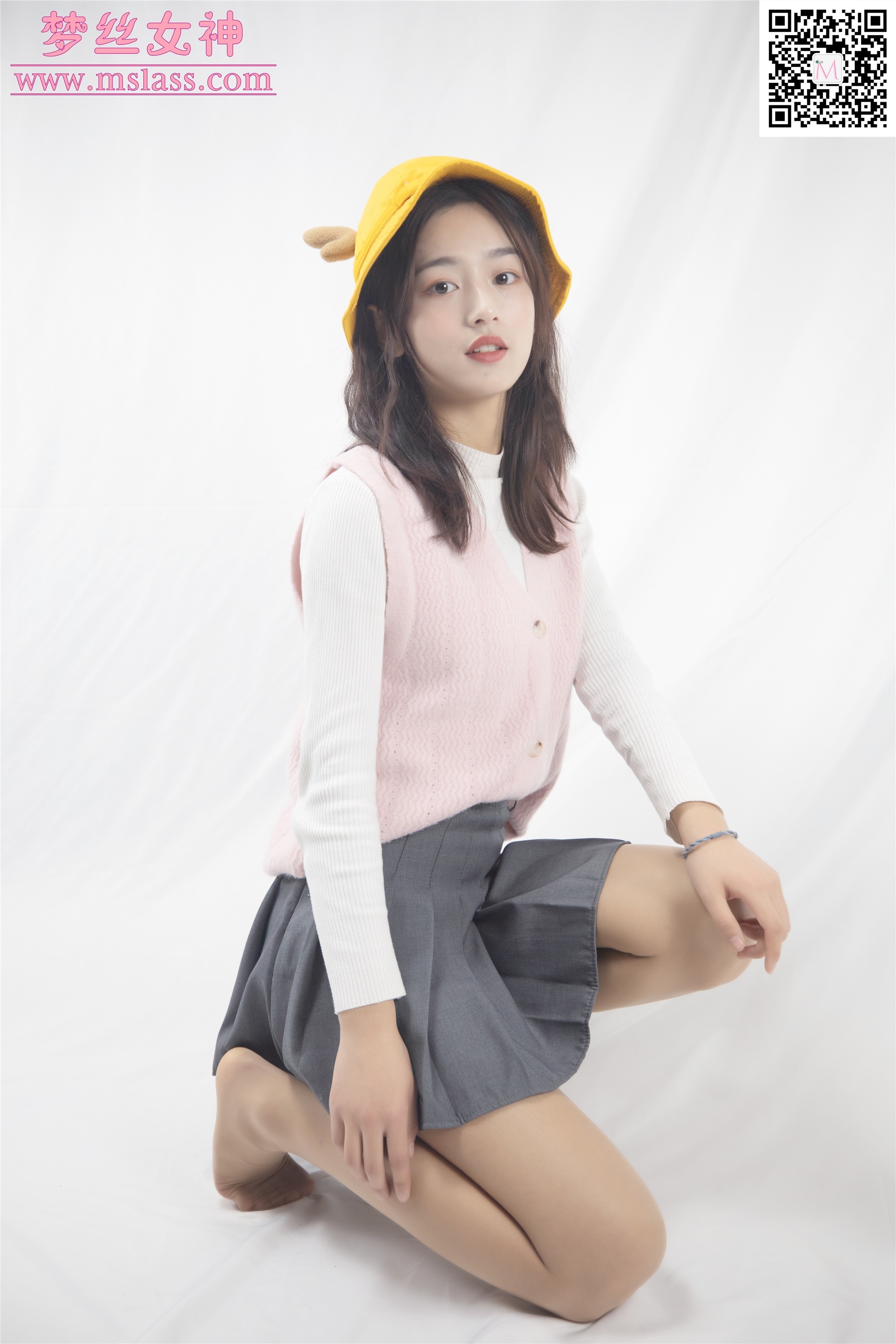 MSLASS梦丝女神 2019-12-08 Vol.080 璇璇3 9分颜值小黄鸭帽