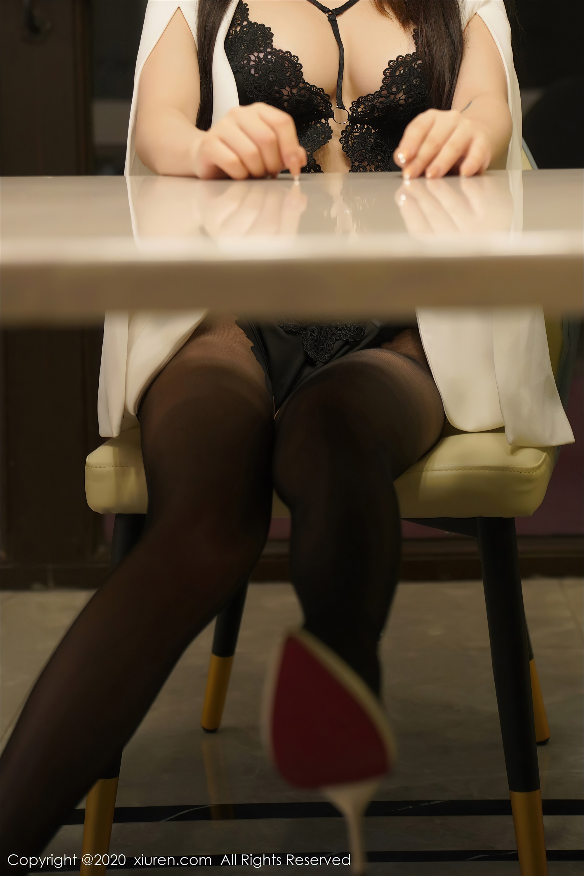 XiuRen秀人网 2020.07.02 No.2283 诱惑连体蕾丝 玉兔mike