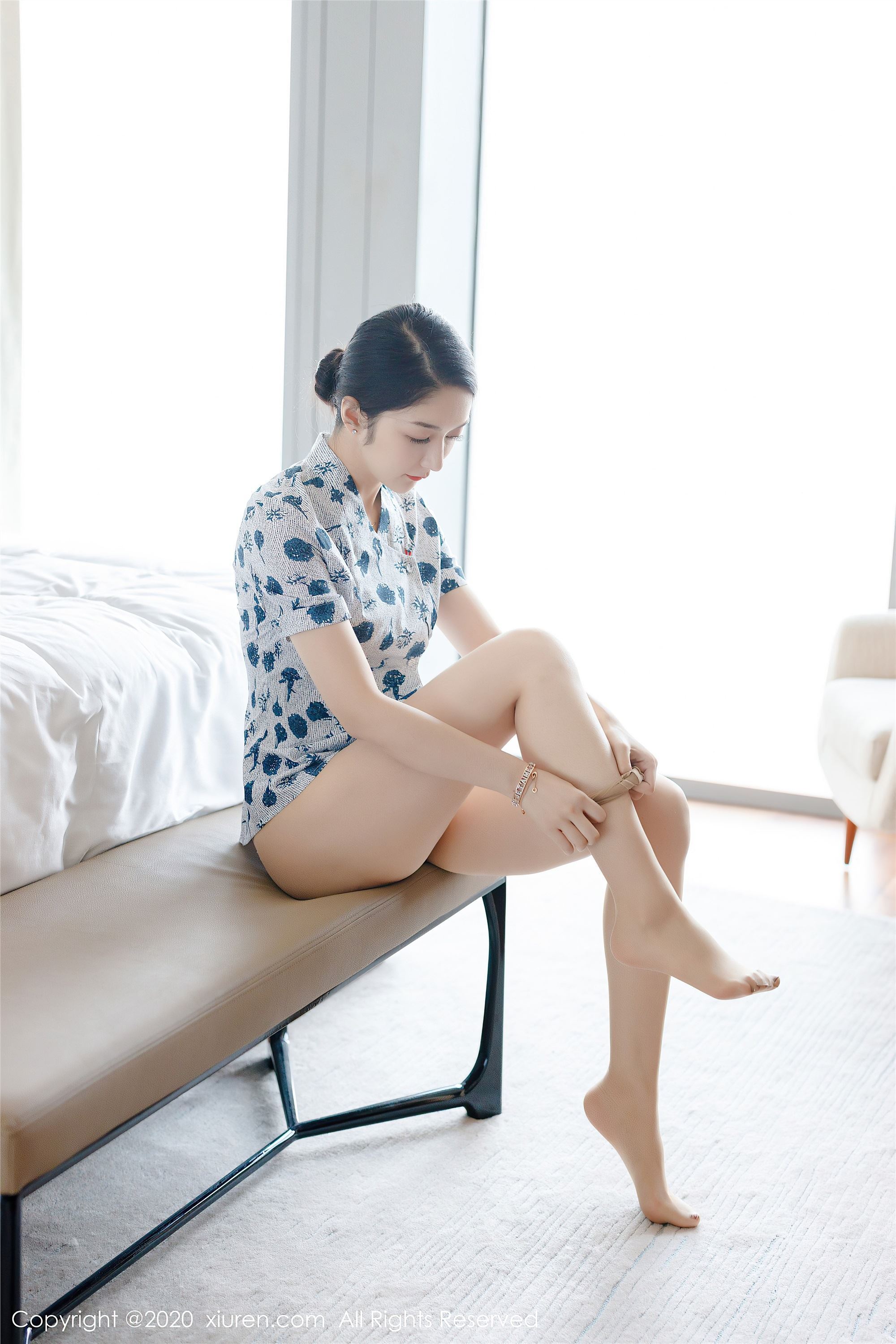 XIUREN秀人网 2020.07.08 No.2305 小热巴 制_服空姐高跟