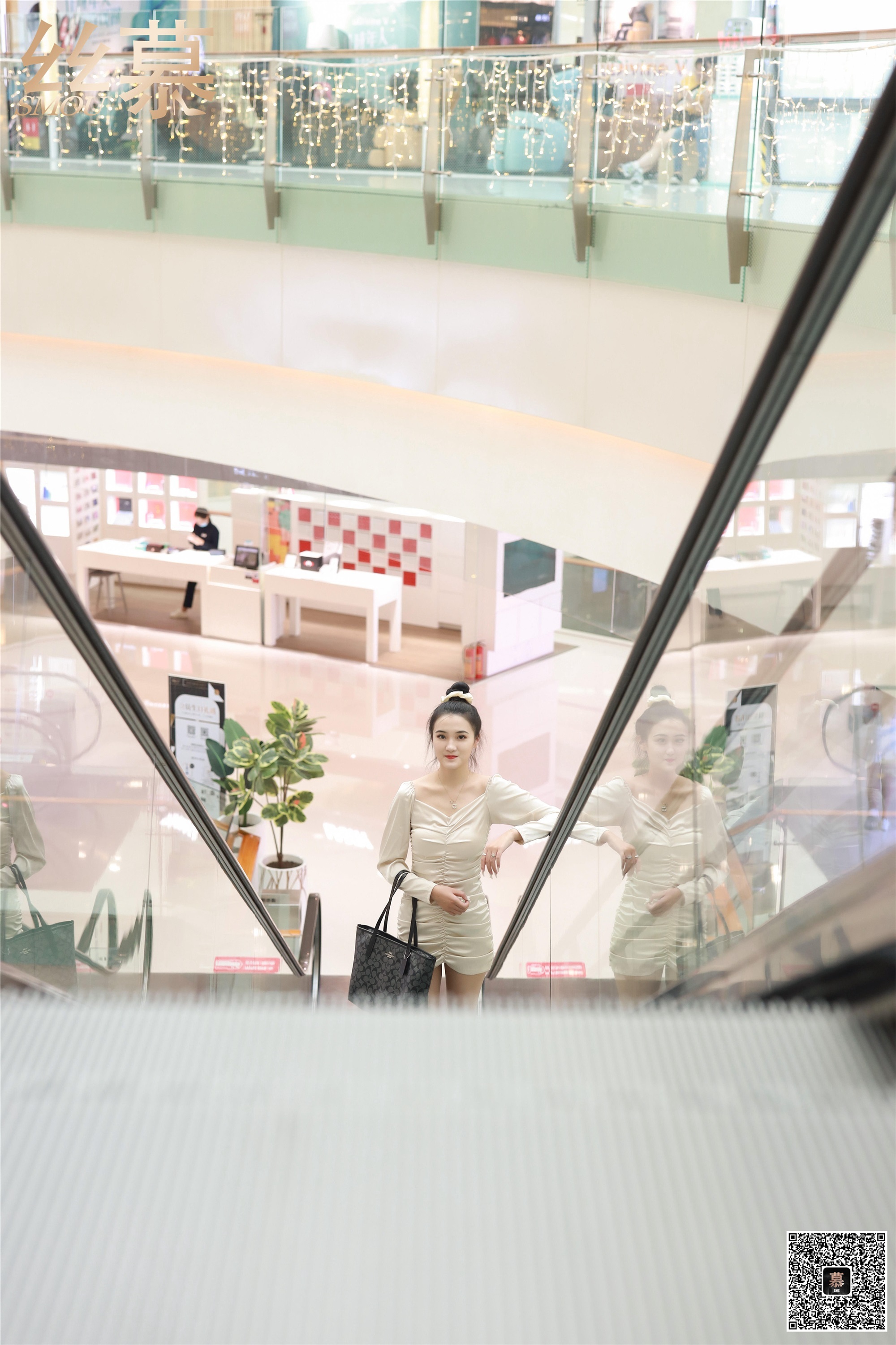 丝慕写真 SM339 菲菲《商场偶遇学姐》