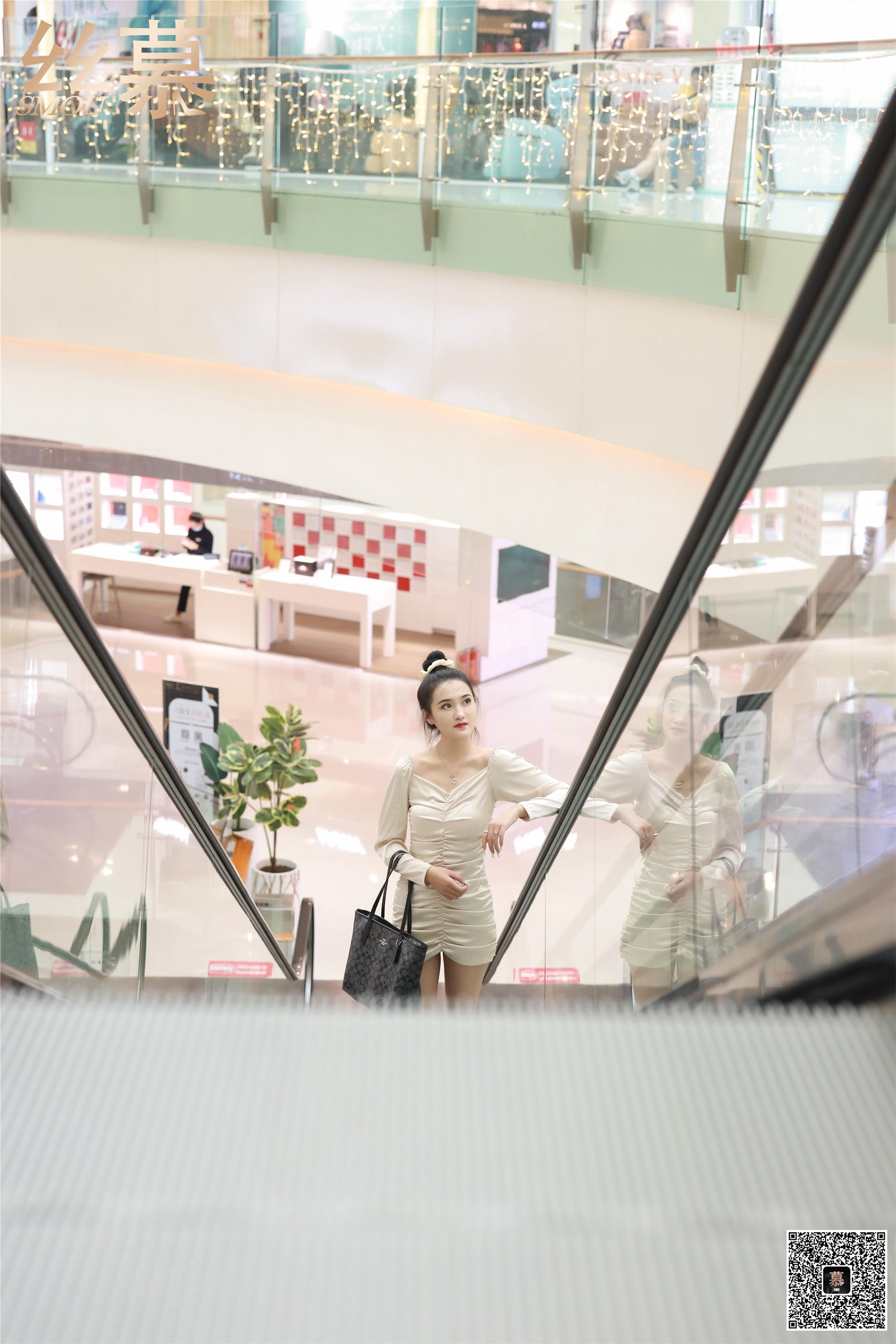 丝慕写真 SM339 菲菲《商场偶遇学姐》