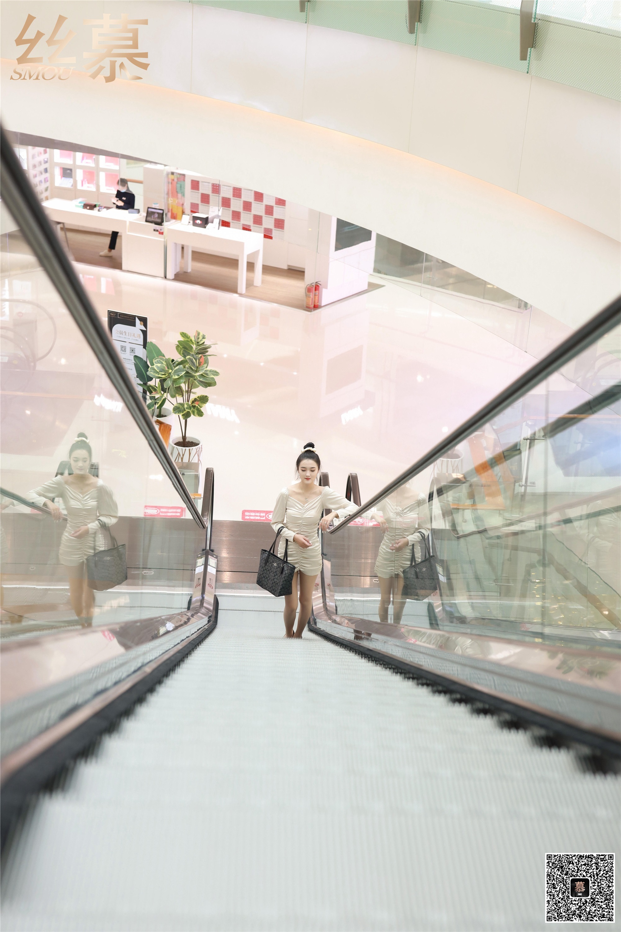 丝慕写真 SM339 菲菲《商场偶遇学姐》