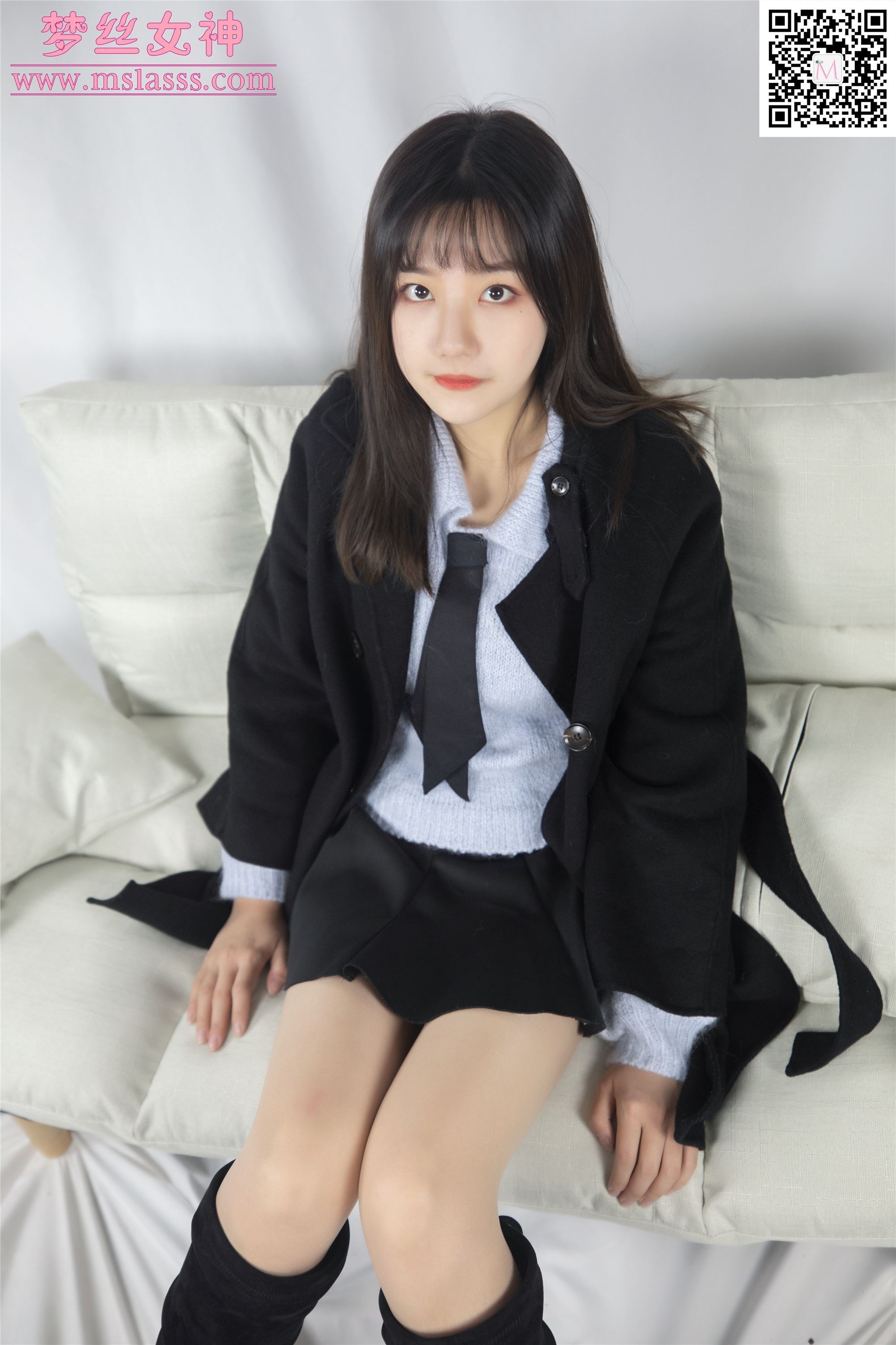 MSLASS梦丝女神 2020-01-07 Vol.088 小盐 黑风衣下的美腿