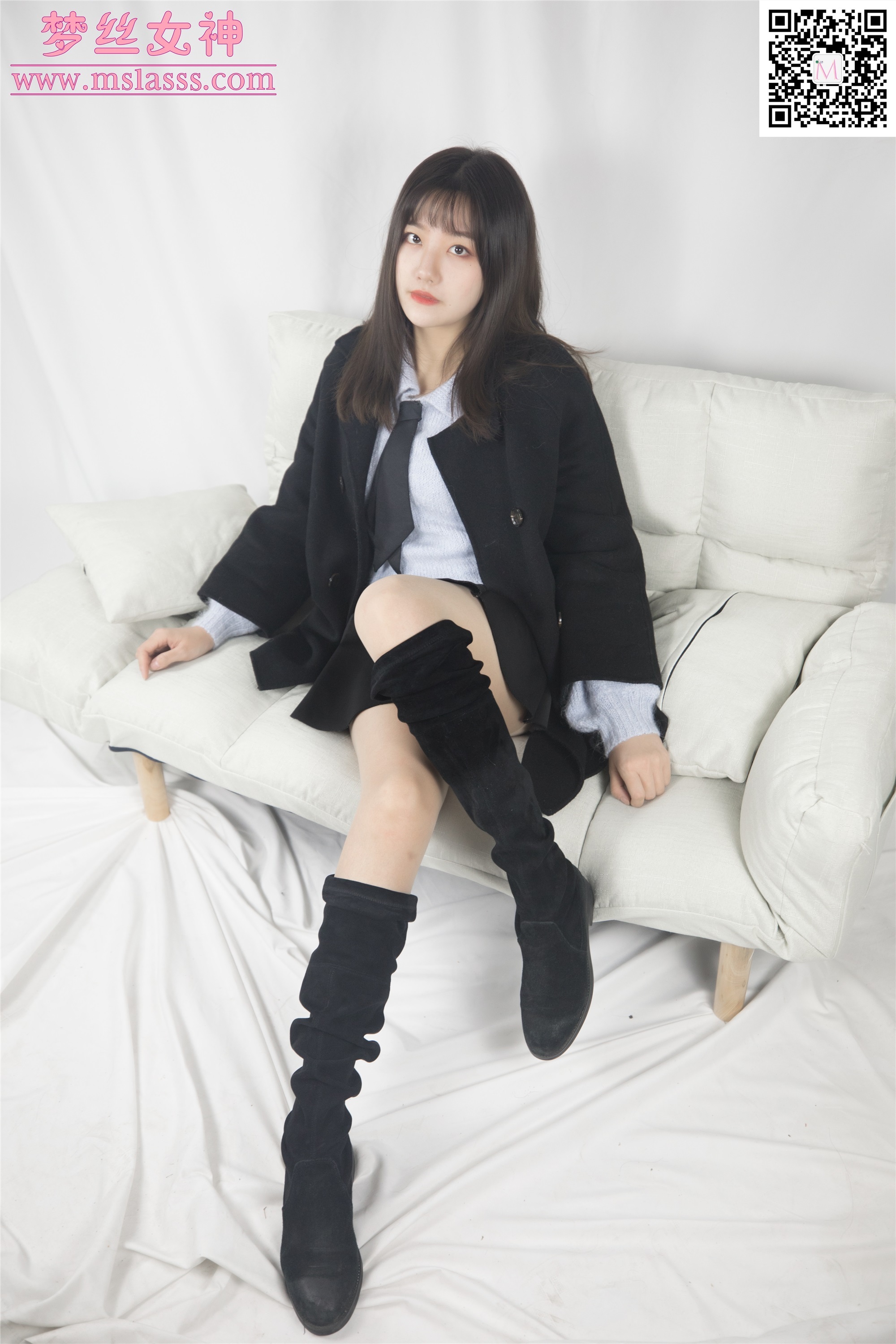 MSLASS梦丝女神 2020-01-07 Vol.088 小盐 黑风衣下的美腿