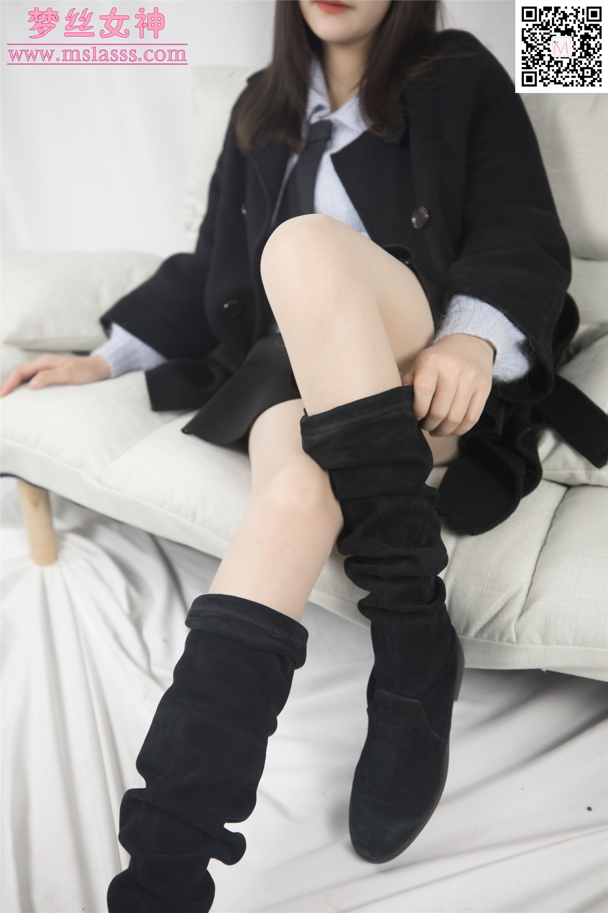 MSLASS梦丝女神 2020-01-07 Vol.088 小盐 黑风衣下的美腿