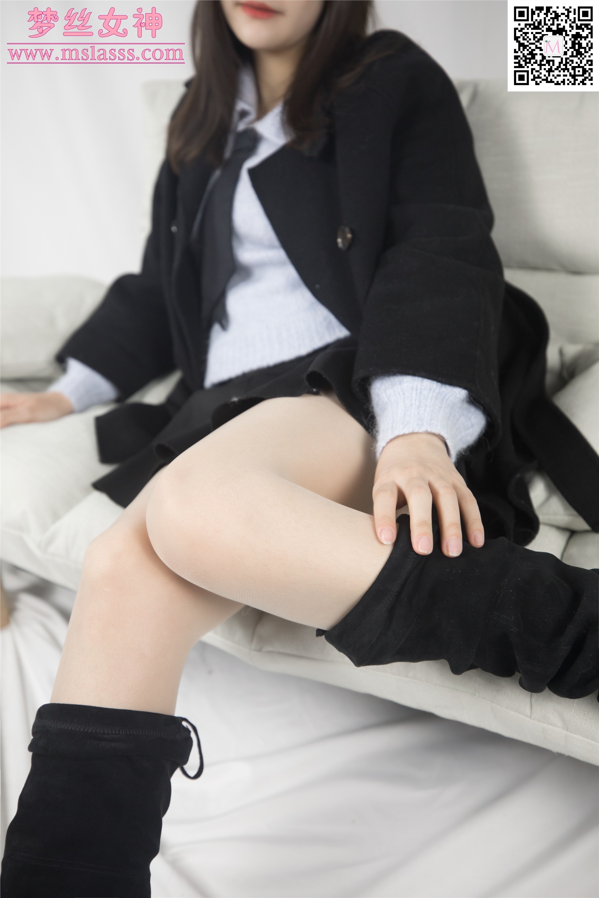 MSLASS梦丝女神 2020-01-07 Vol.088 小盐 黑风衣下的美腿