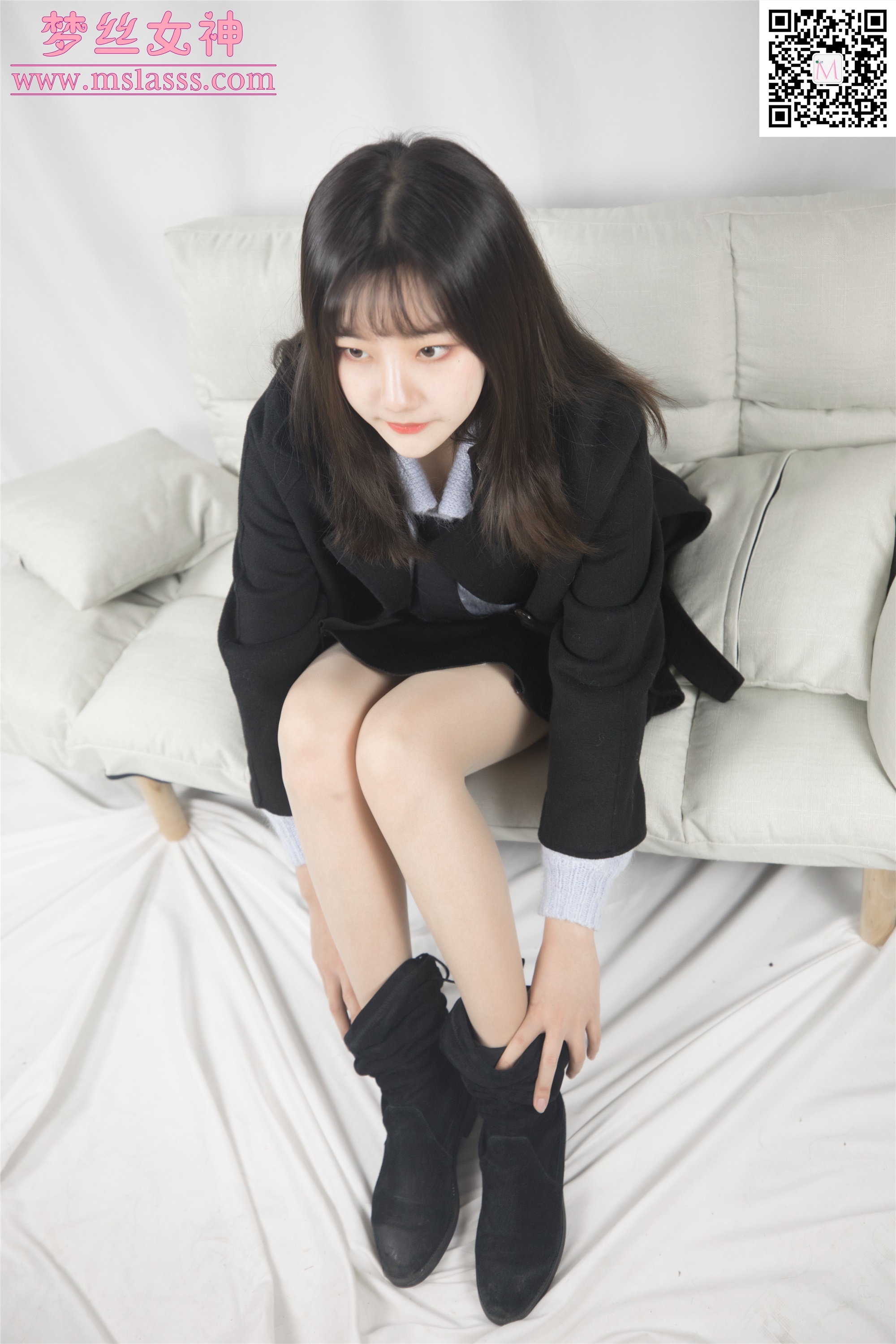 MSLASS梦丝女神 2020-01-07 Vol.088 小盐 黑风衣下的美腿