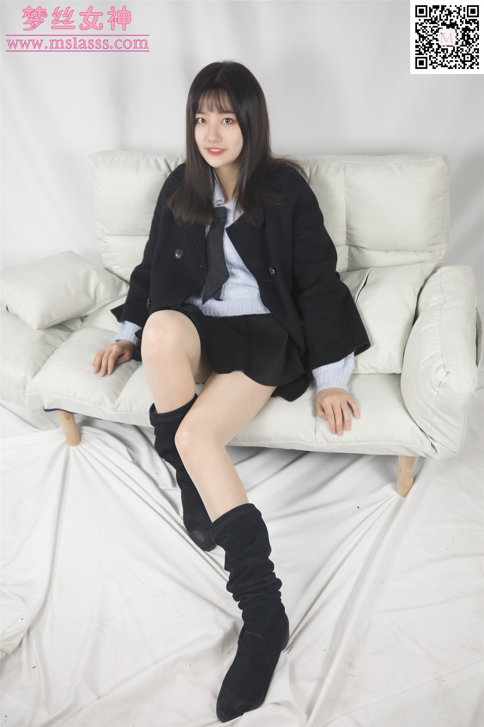 MSLASS梦丝女神 2020-01-07 Vol.088 小盐 黑风衣下的美腿