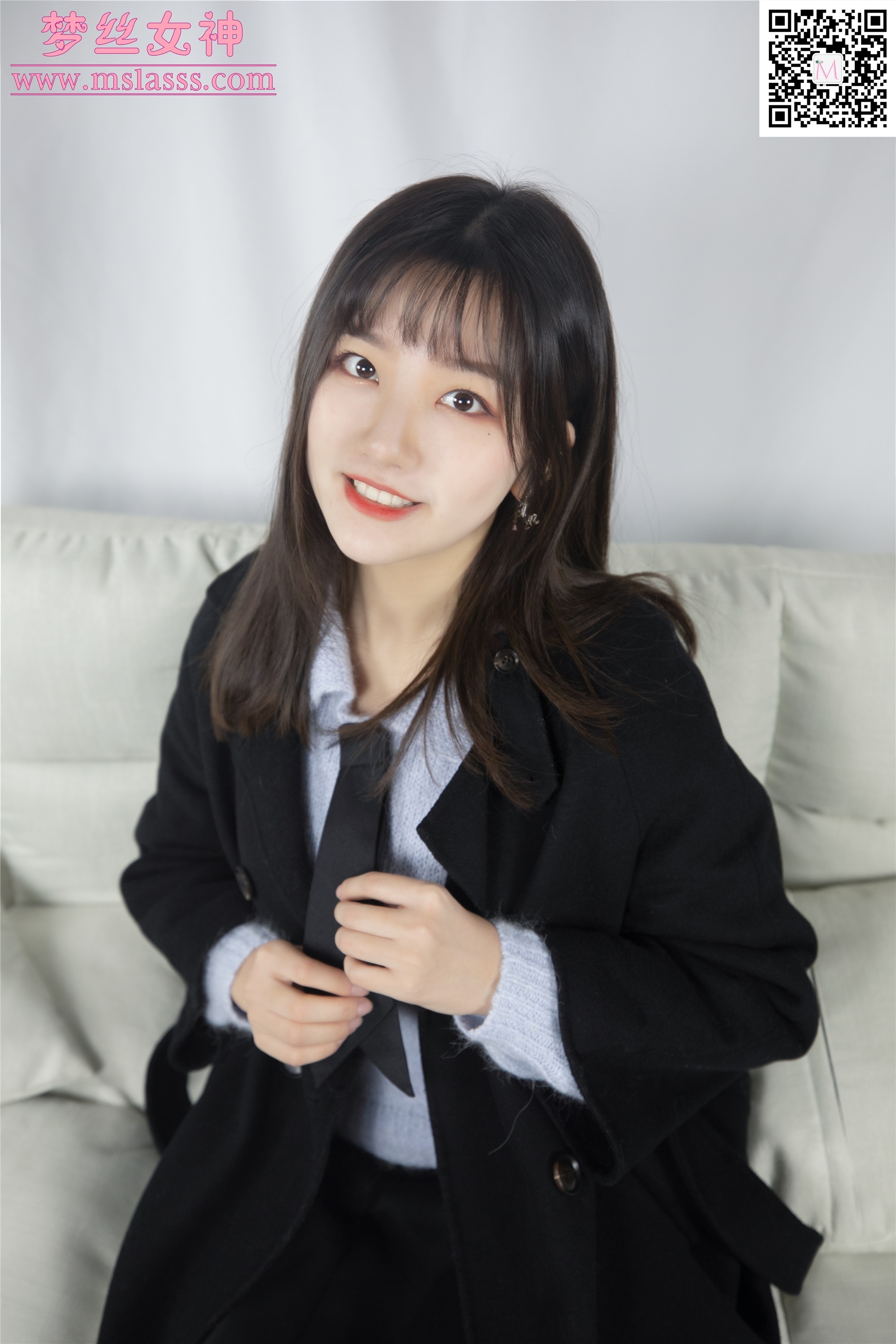 MSLASS梦丝女神 2020-01-07 Vol.088 小盐 黑风衣下的美腿