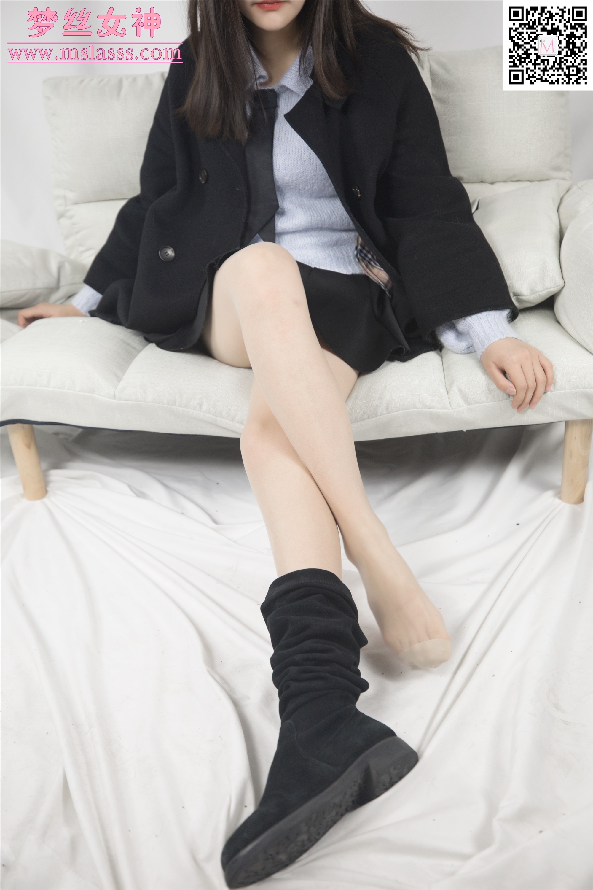 MSLASS梦丝女神 2020-01-07 Vol.088 小盐 黑风衣下的美腿