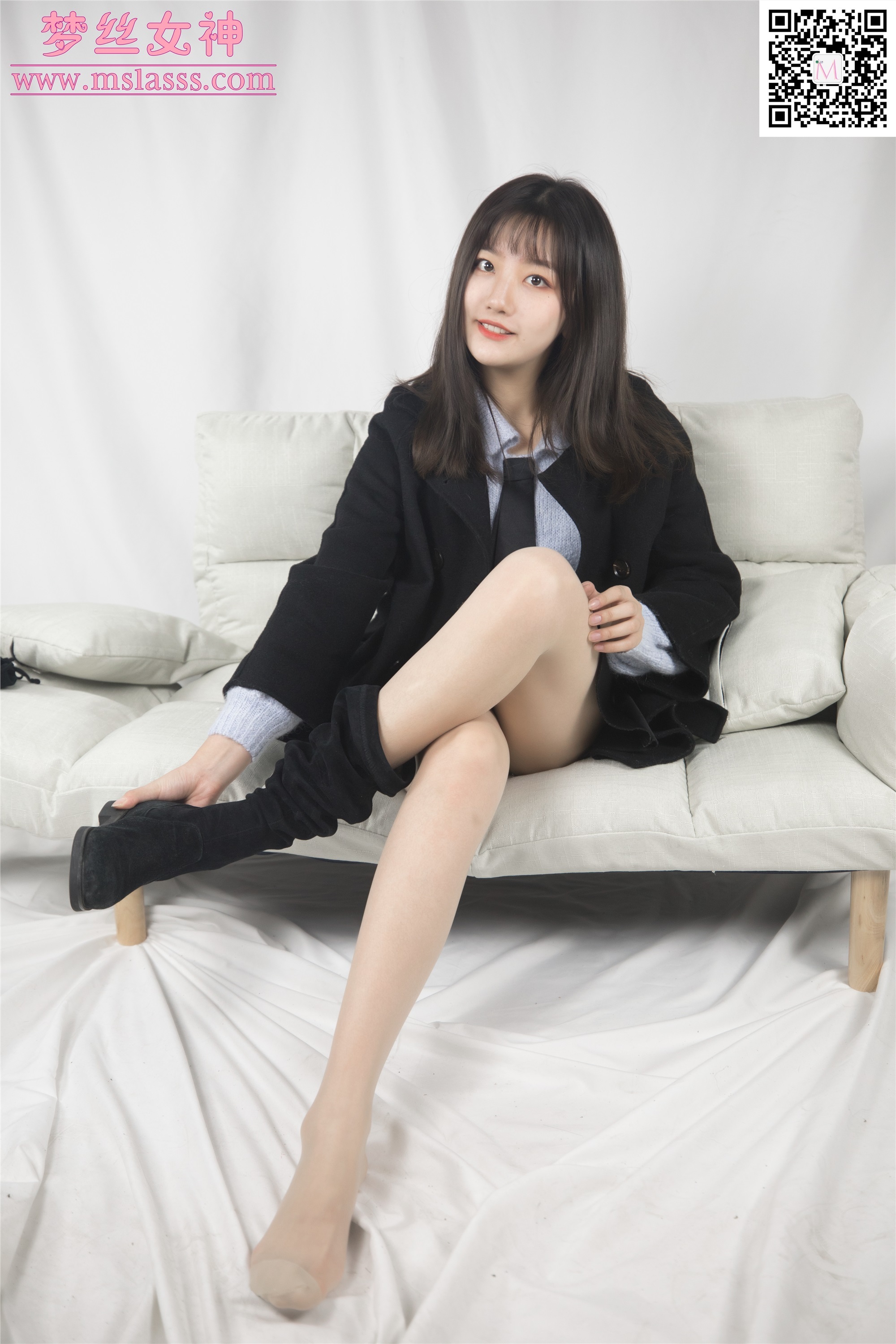 MSLASS梦丝女神 2020-01-07 Vol.088 小盐 黑风衣下的美腿