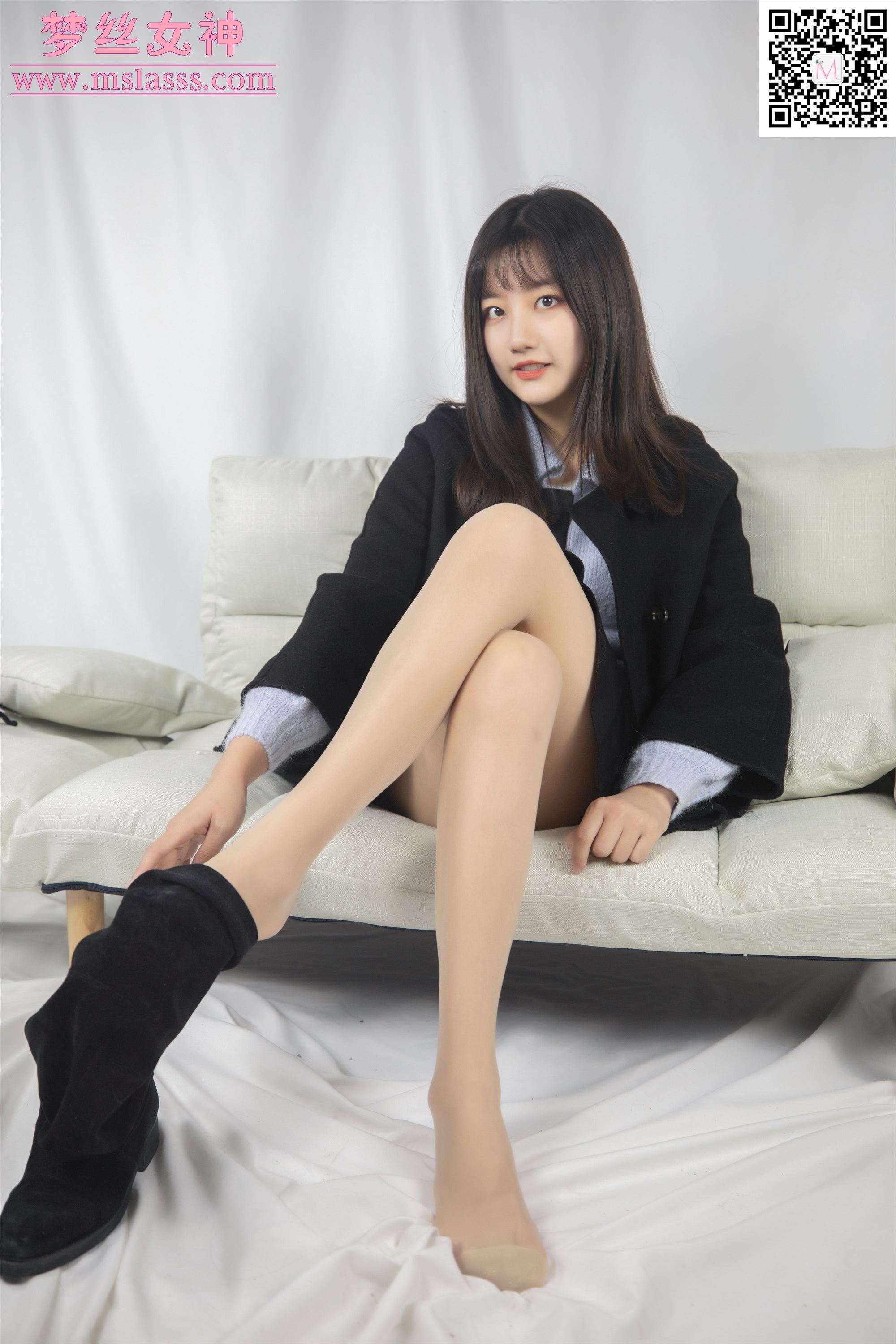 MSLASS梦丝女神 2020-01-07 Vol.088 小盐 黑风衣下的美腿