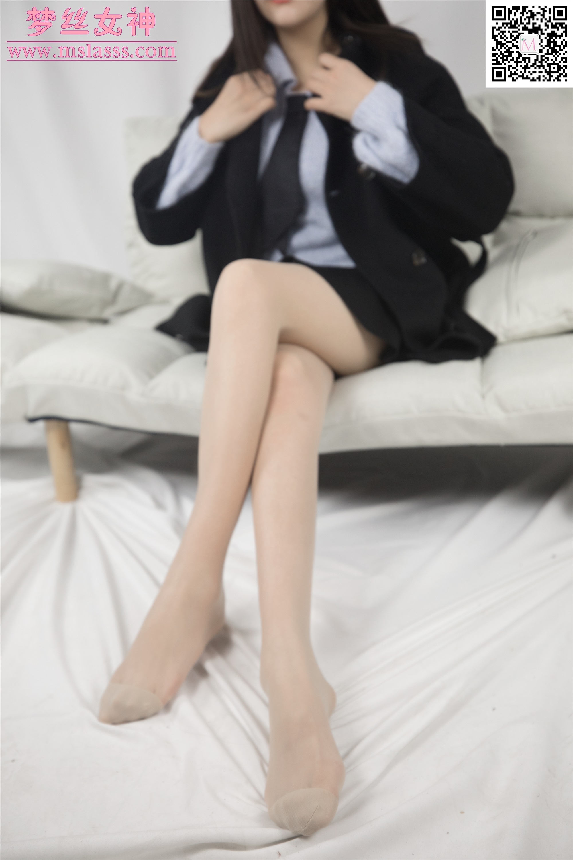 MSLASS梦丝女神 2020-01-07 Vol.088 小盐 黑风衣下的美腿