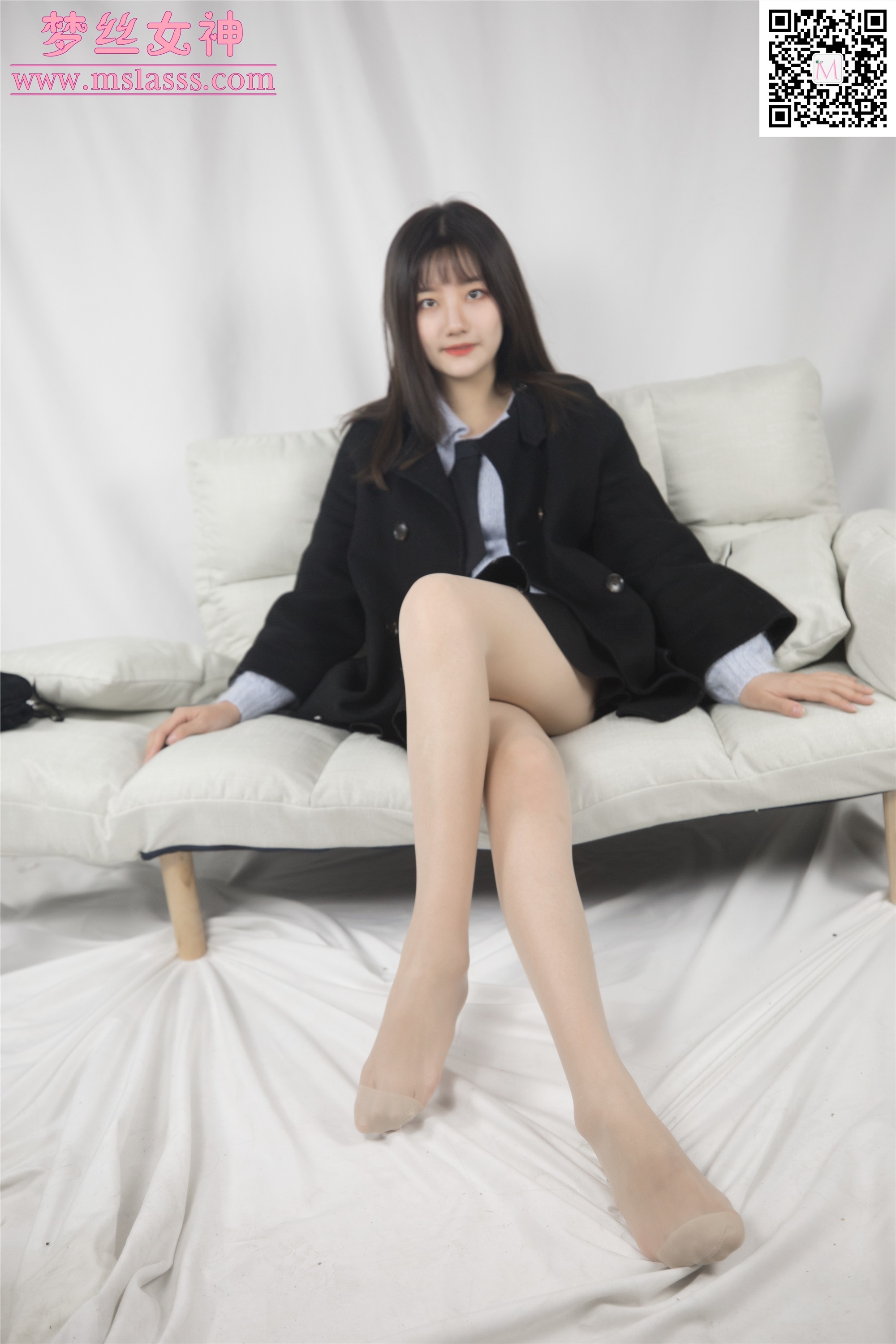 MSLASS梦丝女神 2020-01-07 Vol.088 小盐 黑风衣下的美腿