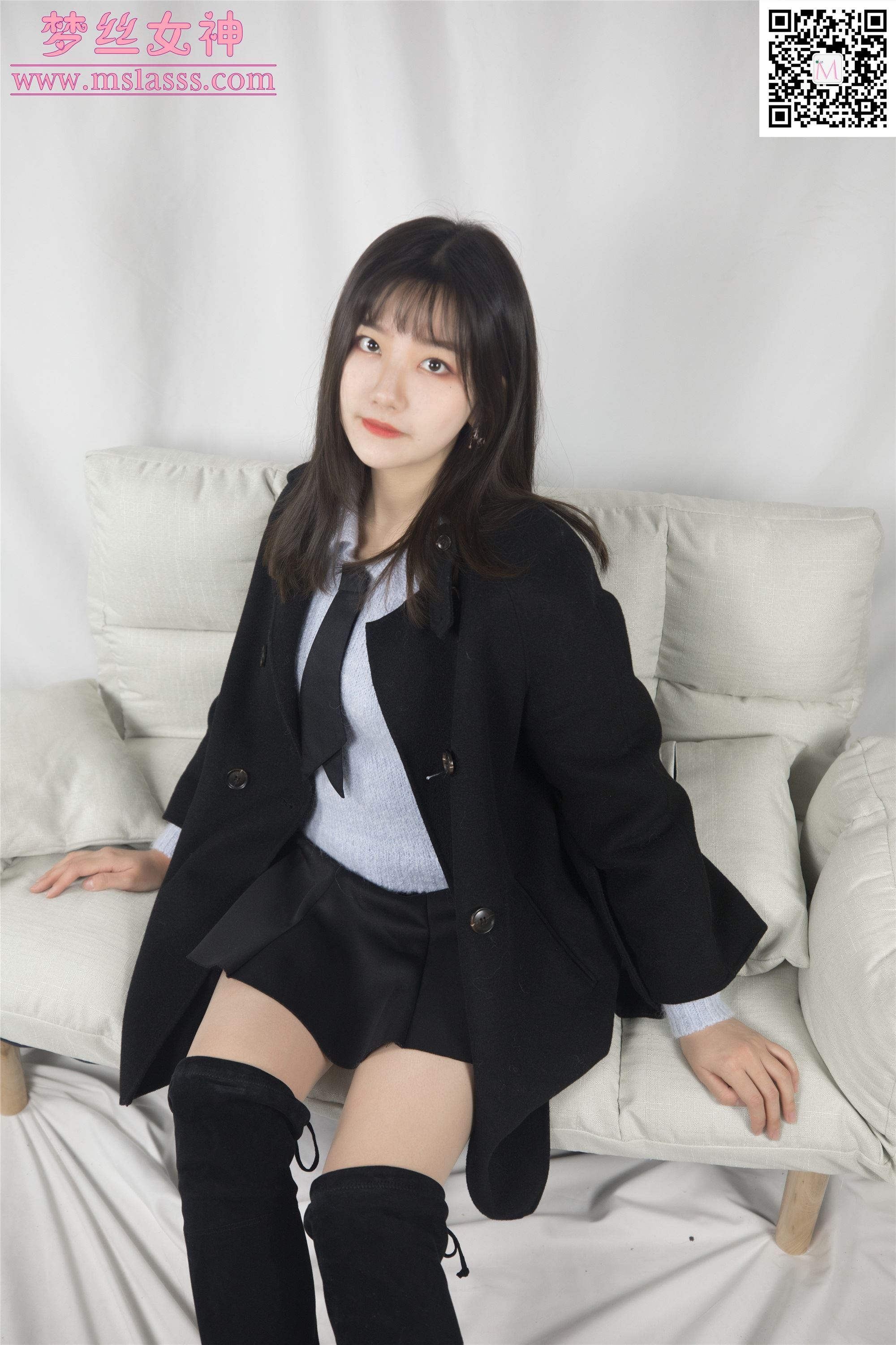 MSLASS梦丝女神 2020-01-07 Vol.088 小盐 黑风衣下的美腿