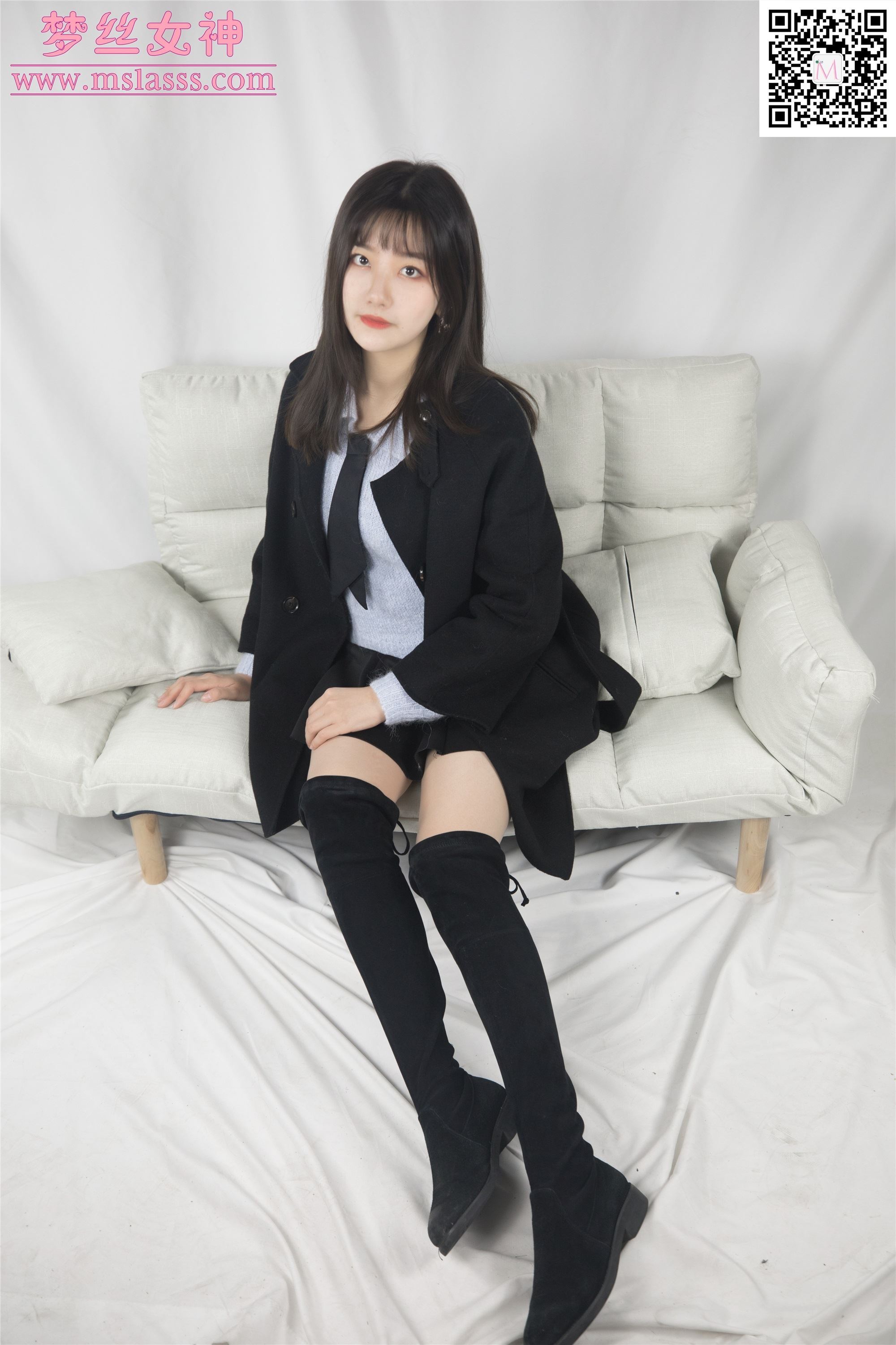 MSLASS梦丝女神 2020-01-07 Vol.088 小盐 黑风衣下的美腿