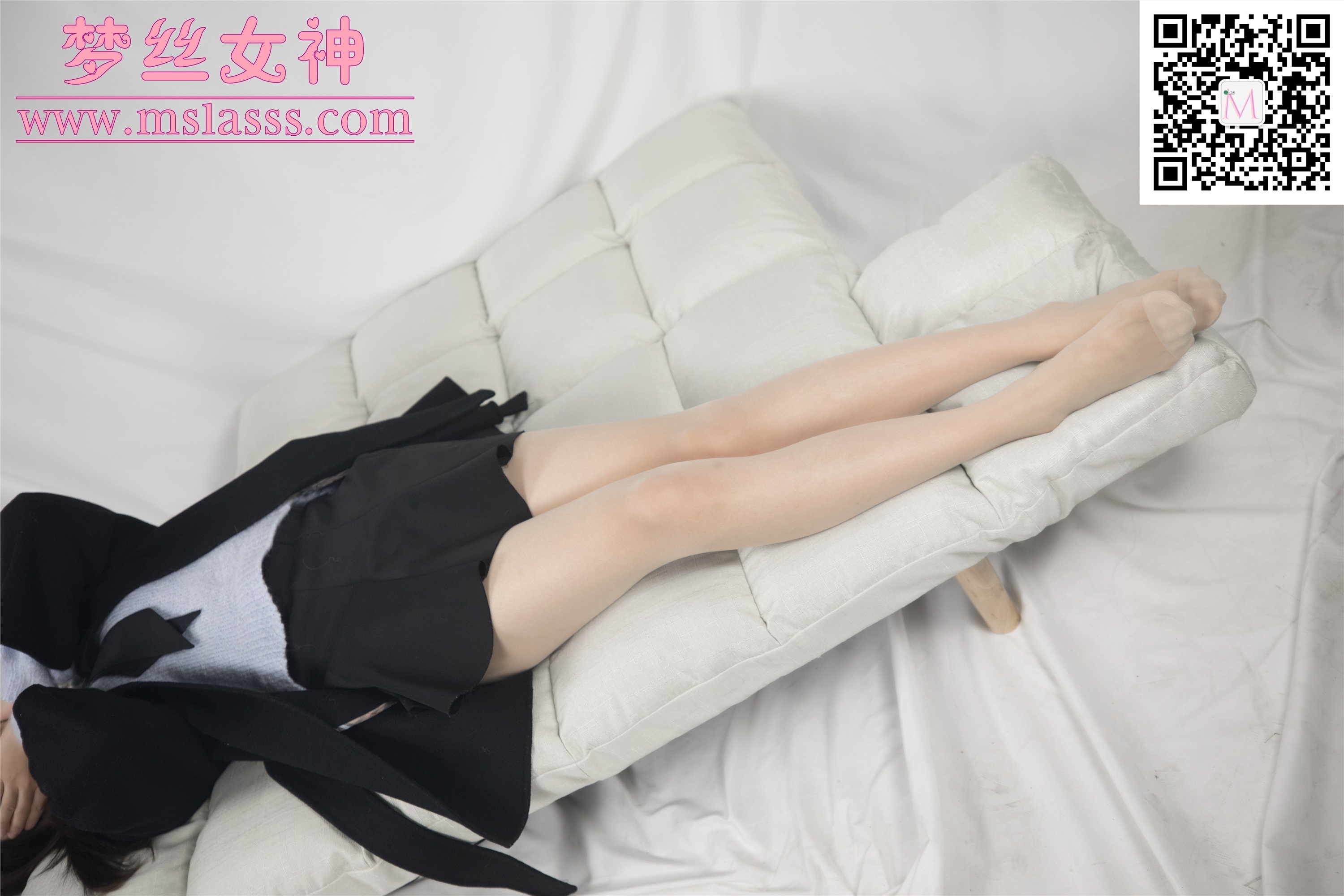 MSLASS梦丝女神 2020-01-07 Vol.088 小盐 黑风衣下的美腿