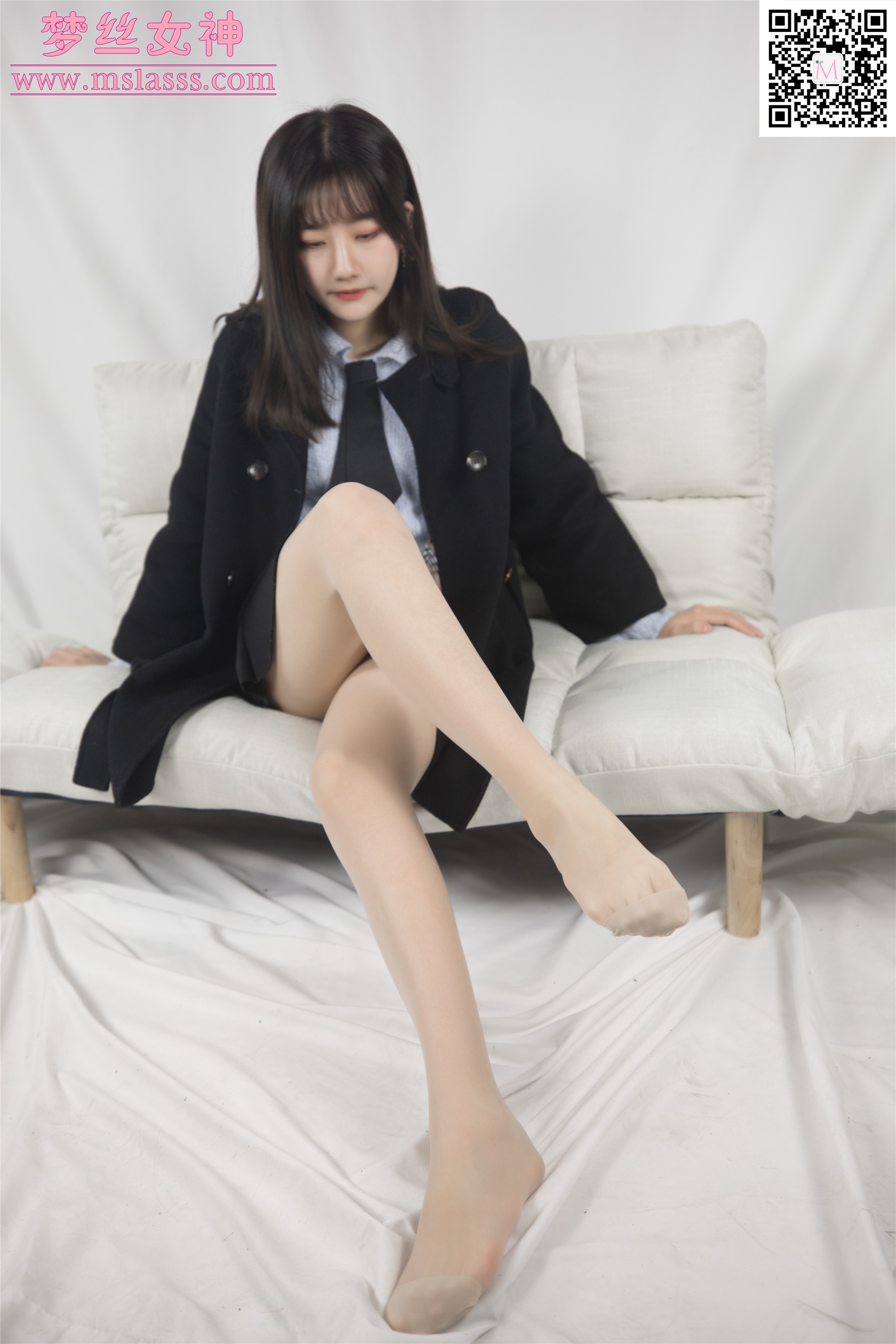 MSLASS梦丝女神 2020-01-07 Vol.088 小盐 黑风衣下的美腿