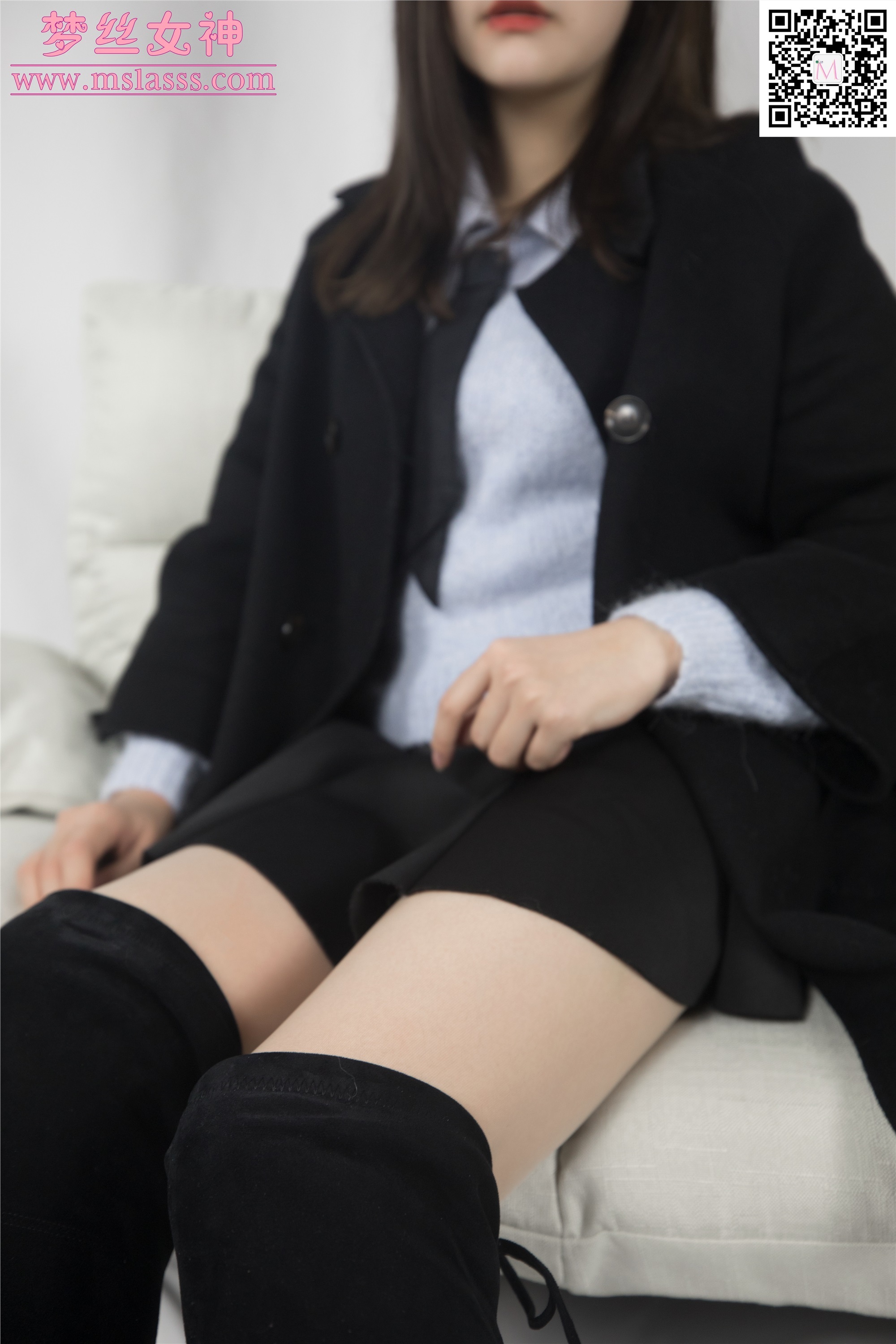 MSLASS梦丝女神 2020-01-07 Vol.088 小盐 黑风衣下的美腿