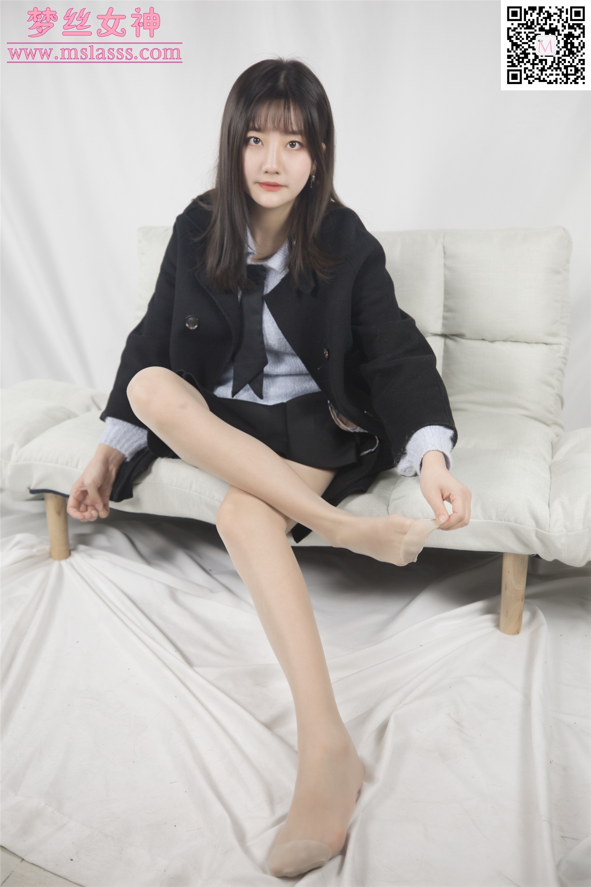 MSLASS梦丝女神 2020-01-07 Vol.088 小盐 黑风衣下的美腿