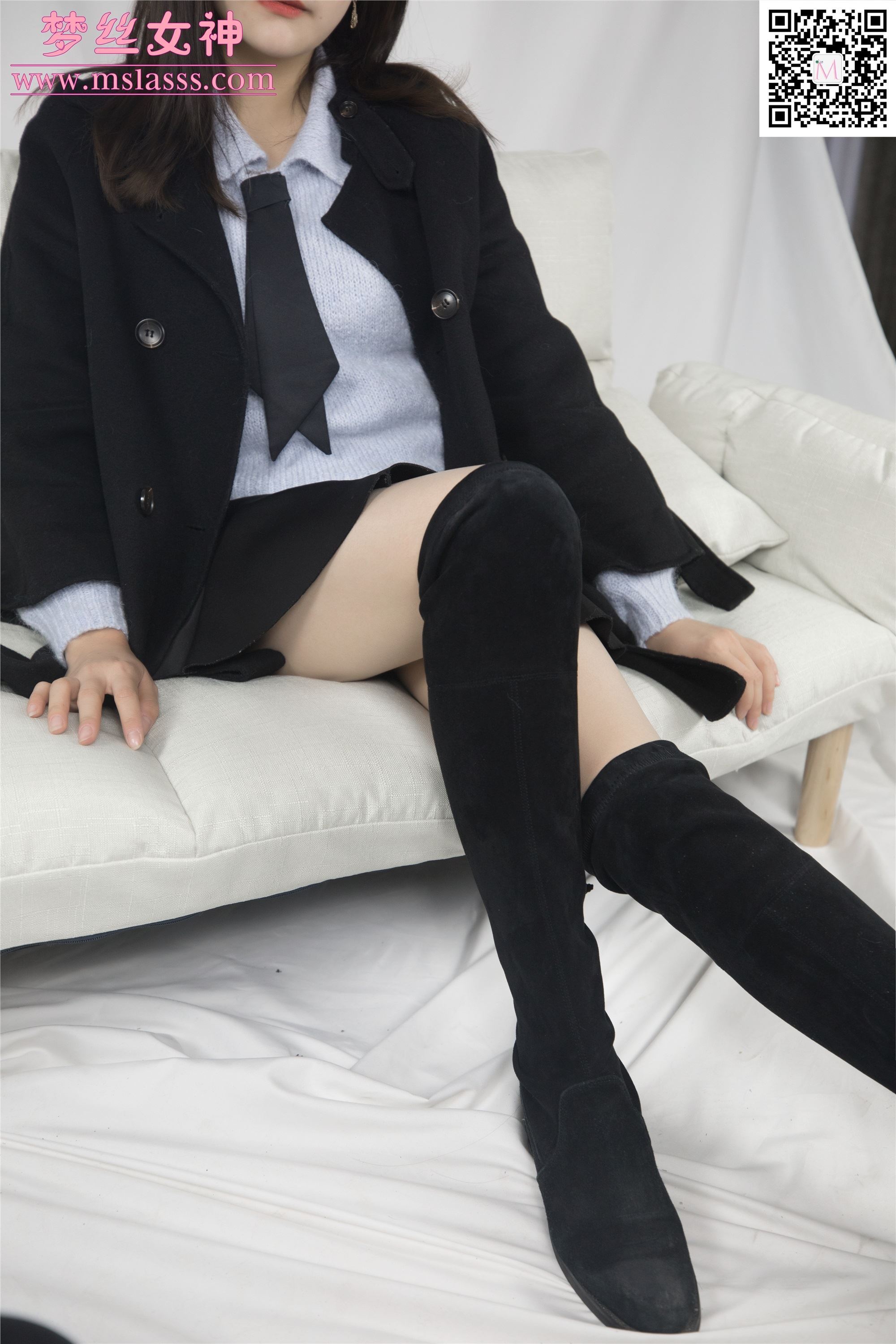 MSLASS梦丝女神 2020-01-07 Vol.088 小盐 黑风衣下的美腿