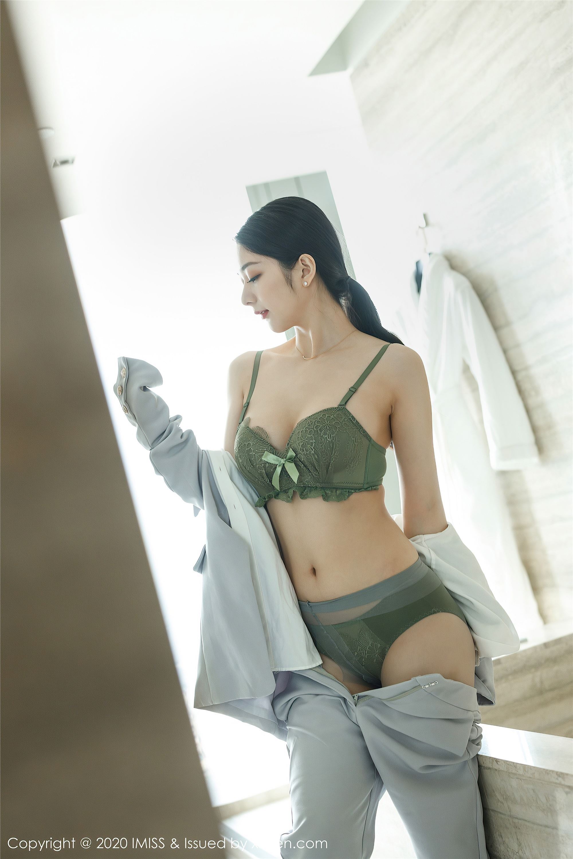 IMiss爱蜜社 2020-07-21 Vol.483 Angela小热巴