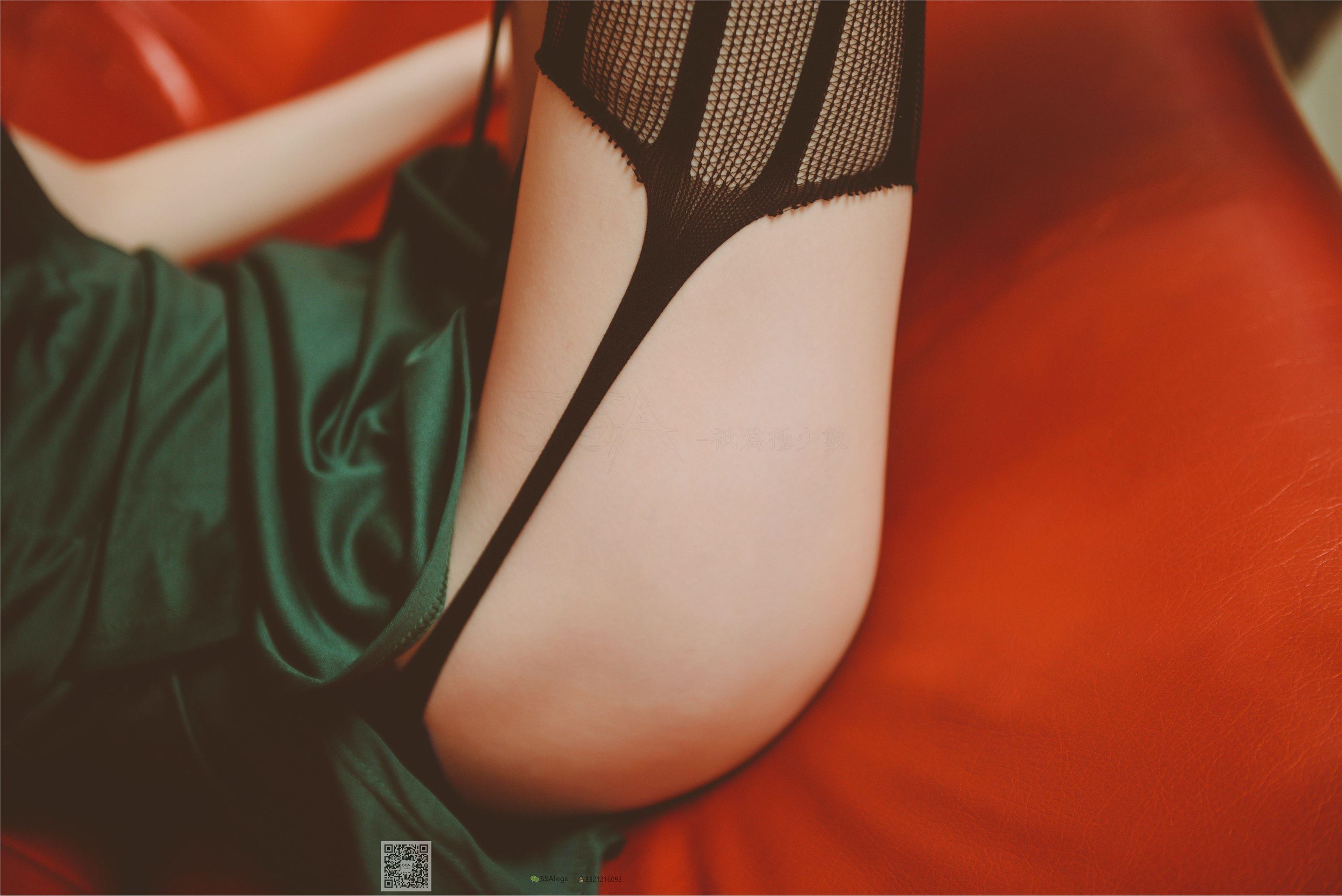 SSA丝社Vol.0019 小琪琪 KTV包厢里的魅惑黑丝网袜裸足特写