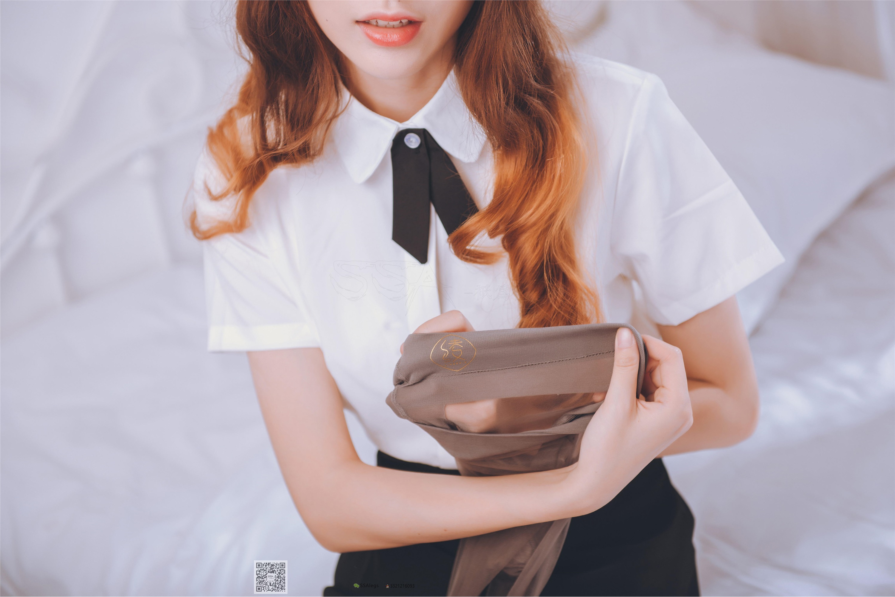 SSA丝社Vol.0020 小琪琪 性感女秘书闺房高端灰丝穿丝足部特写