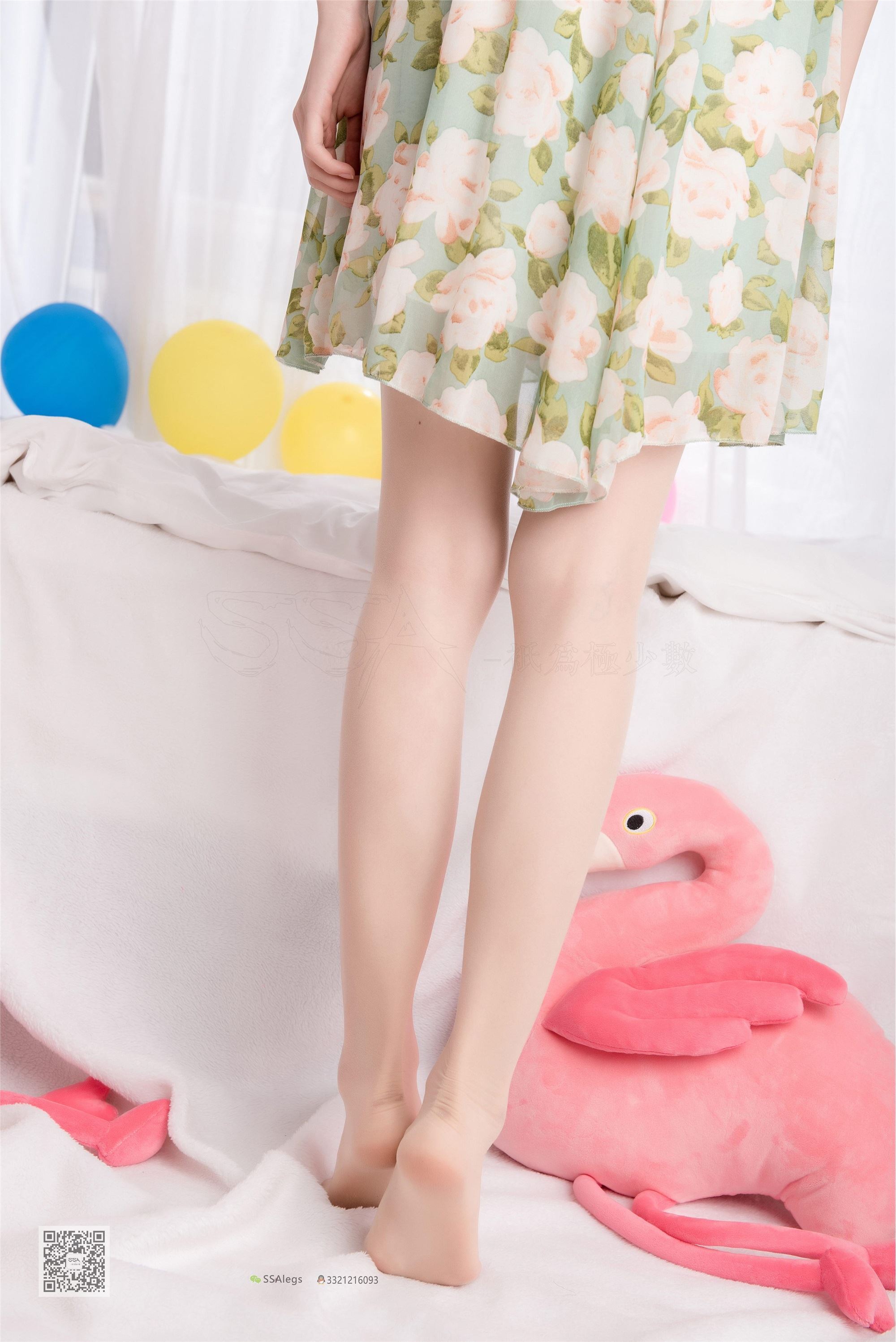 SSA丝社Vol.0022 小琪琪 琪琪化身灵魂画师进口肉丝大长腿美足特写