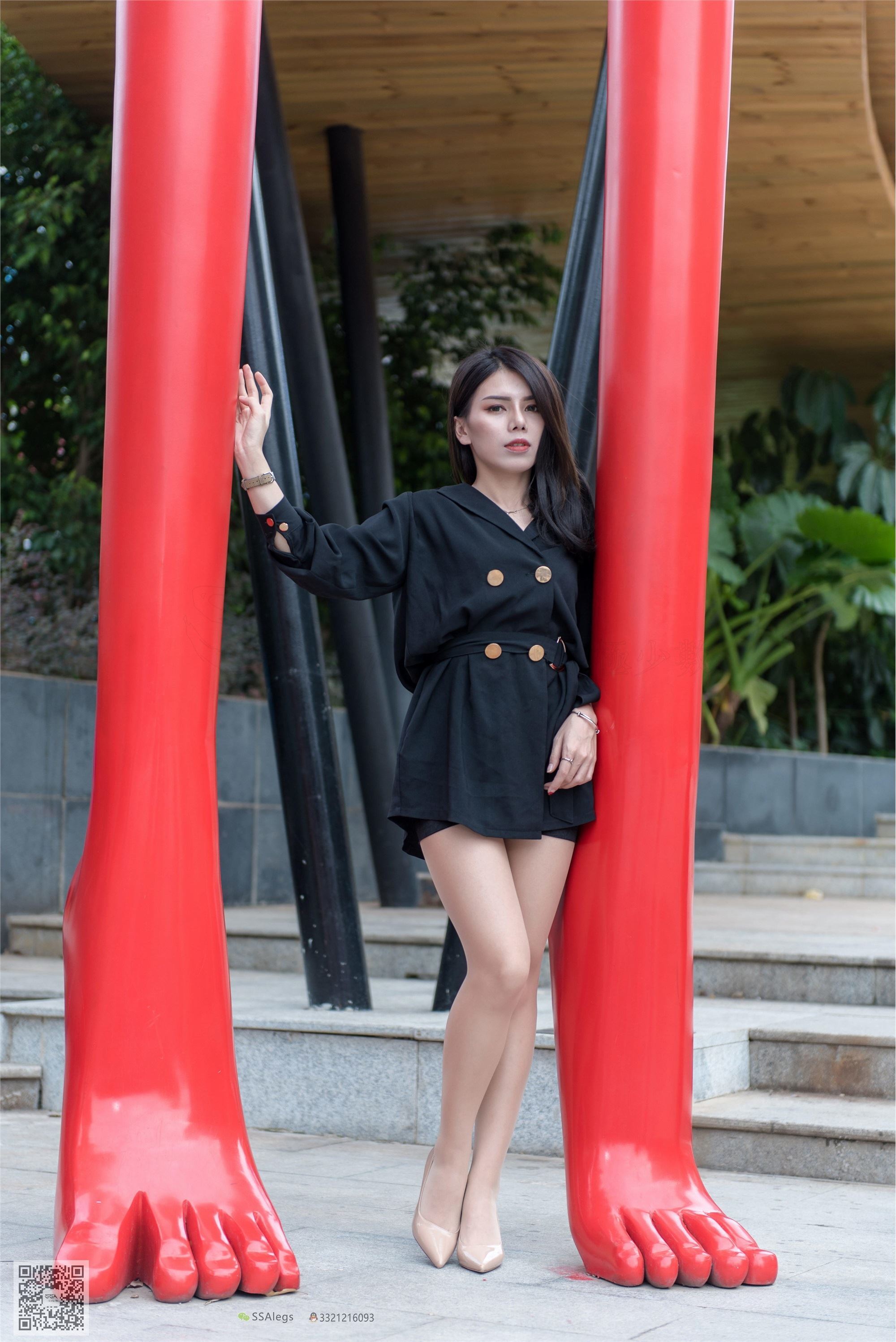 SSA丝社Vol.0024 芷沫 高冷混血女王芷沫肉丝街拍