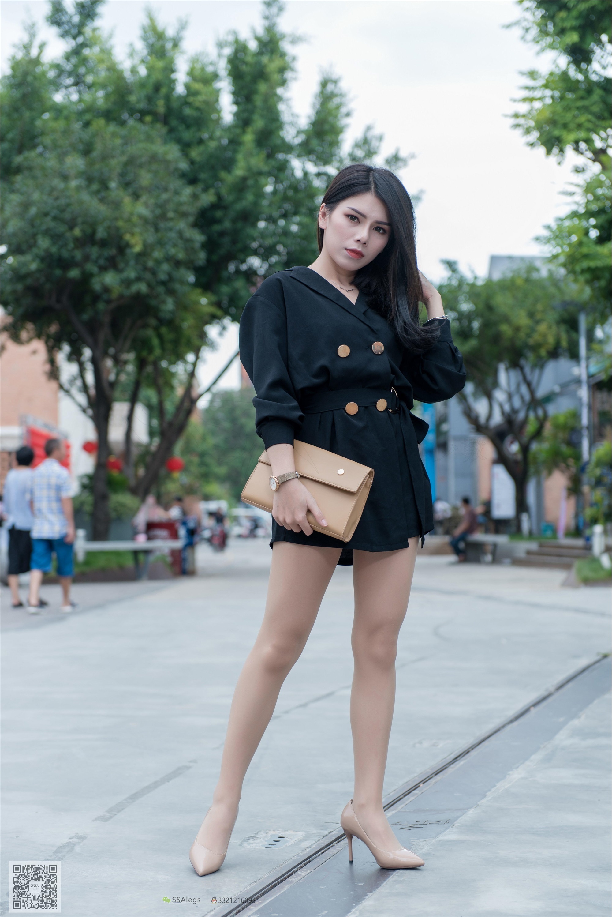 SSA丝社Vol.0024 芷沫 高冷混血女王芷沫肉丝街拍