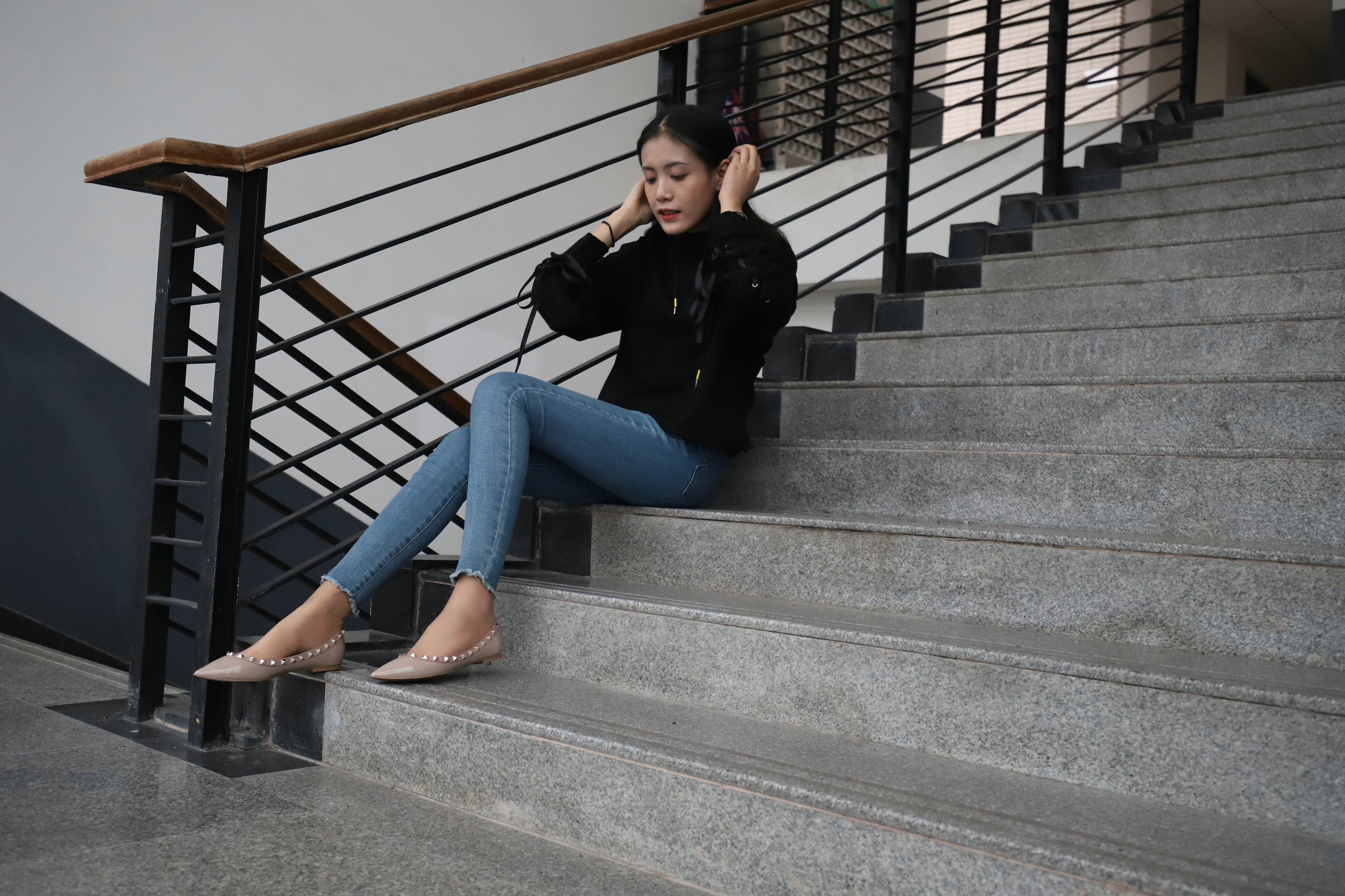 漂亮女大学生牛仔裤肉丝