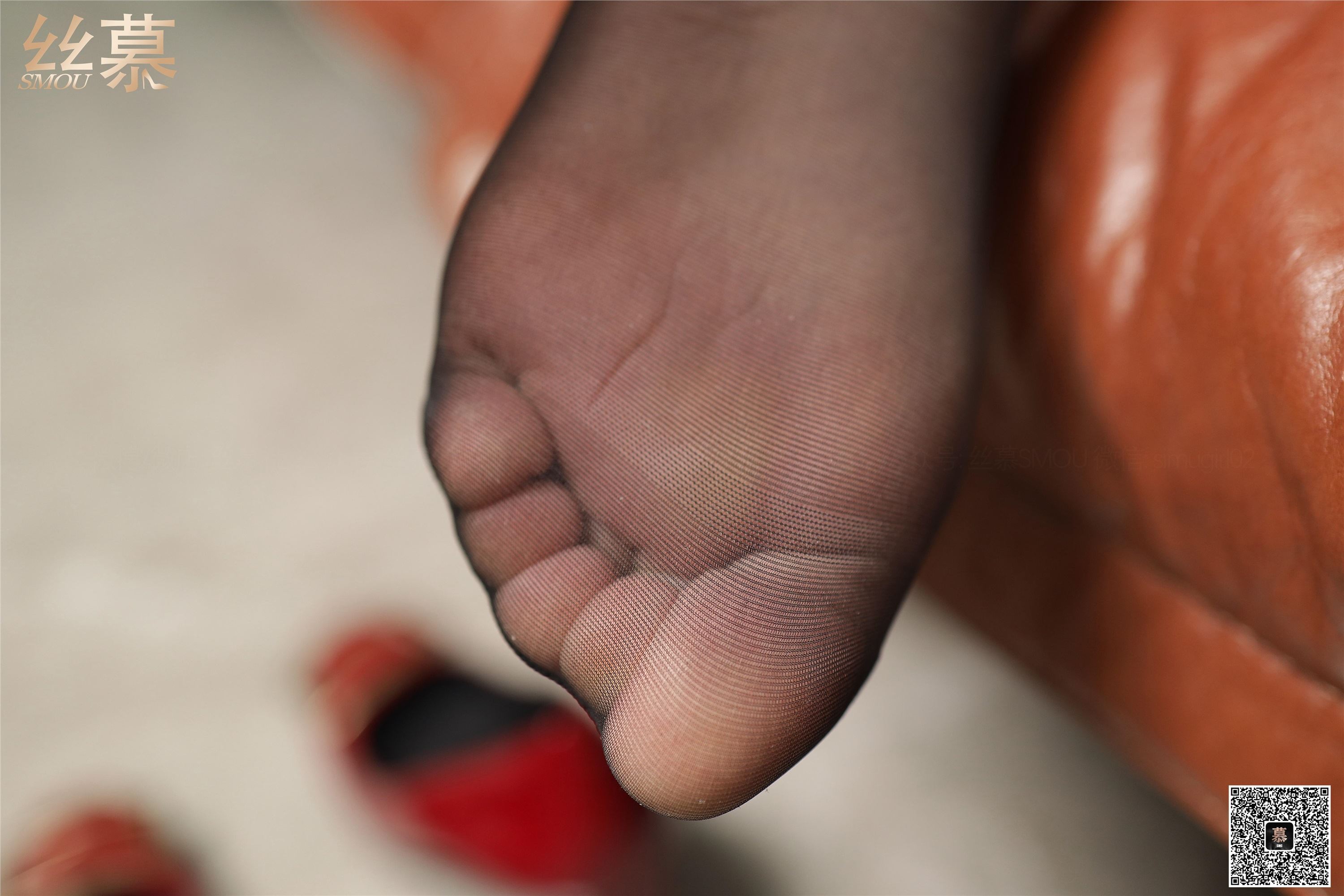 丝慕写真 SM355 芝芝《穿黑丝的女同事》