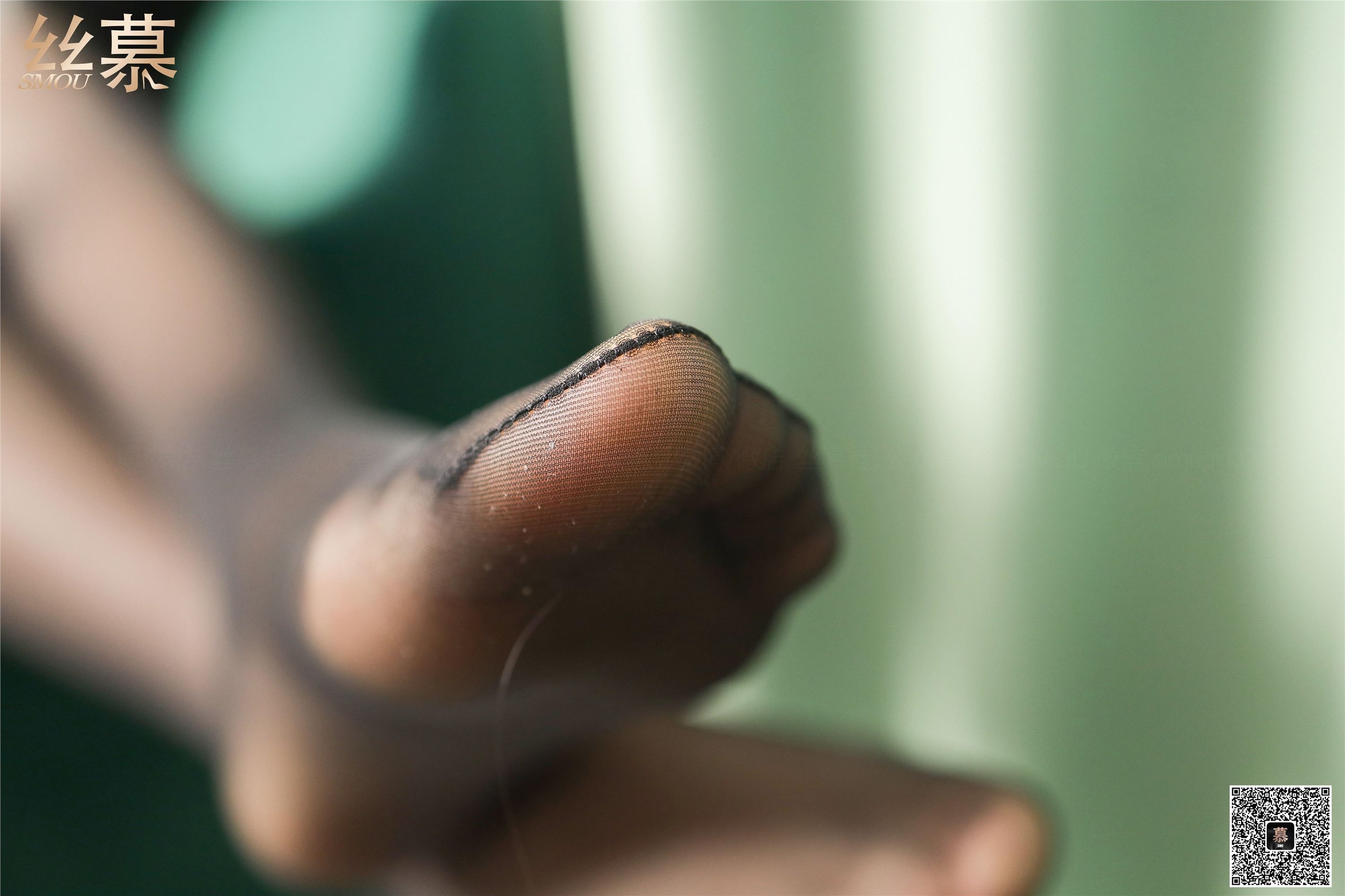 丝慕写真 SM355 芝芝《穿黑丝的女同事》