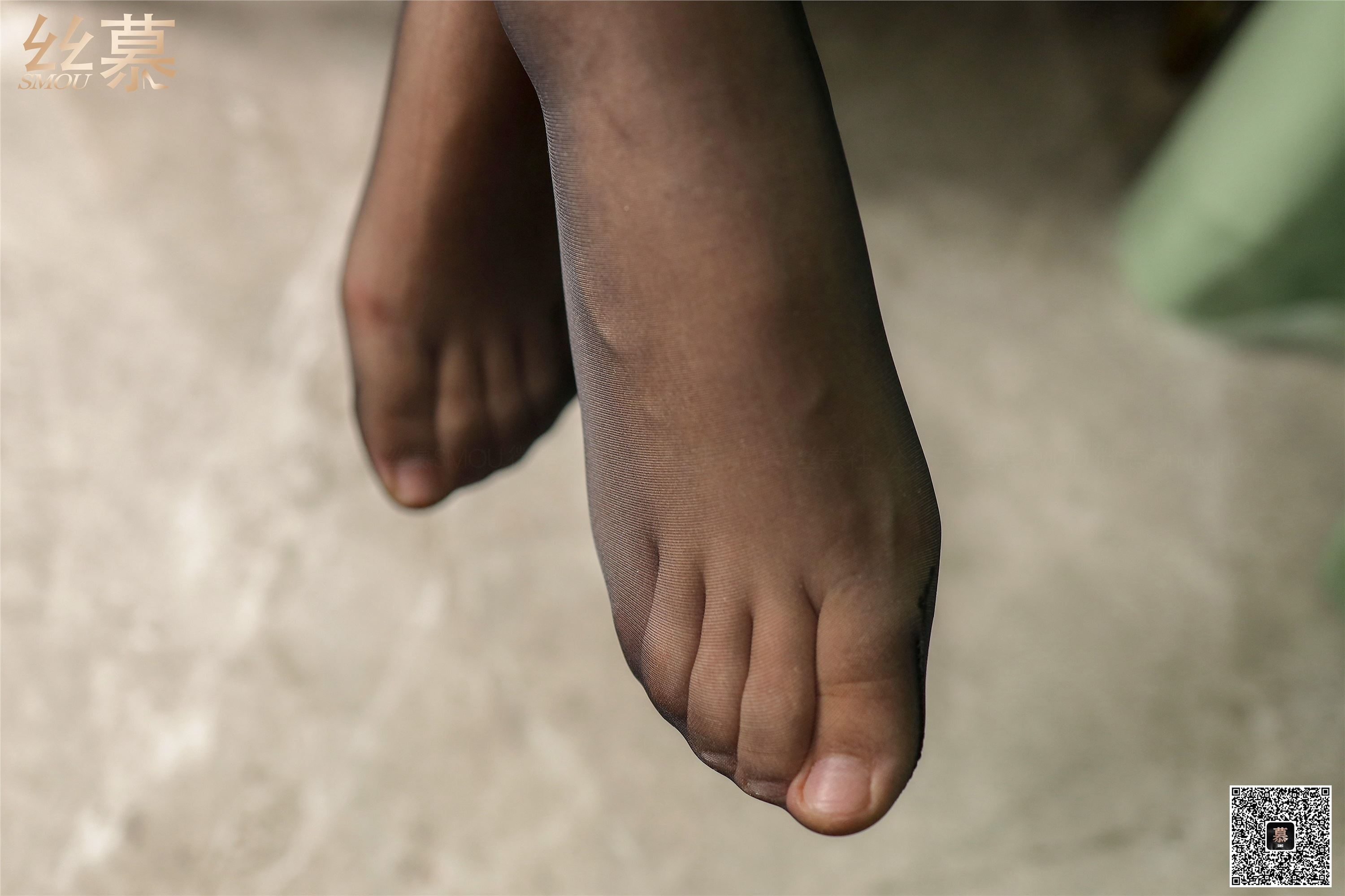 丝慕写真 SM355 芝芝《穿黑丝的女同事》