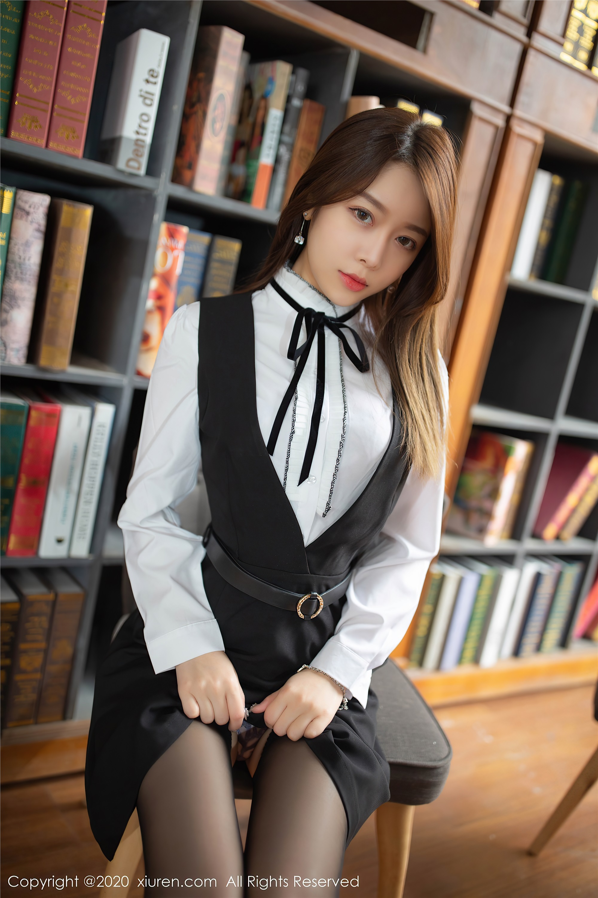 秀人网美媛馆 2020-07-16 Vol.2338 夏诗雯Sally