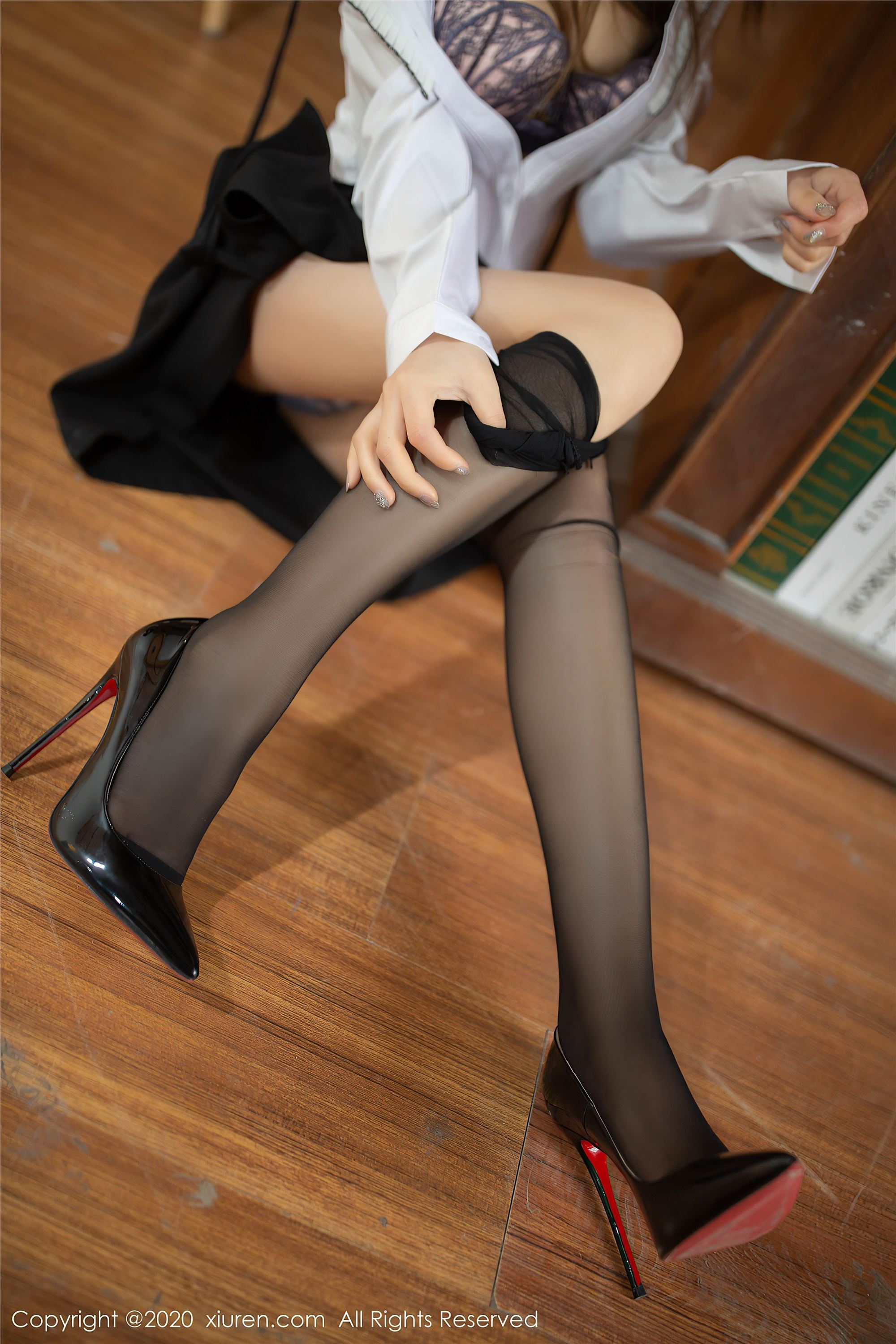 秀人网美媛馆 2020-07-16 Vol.2338 夏诗雯Sally