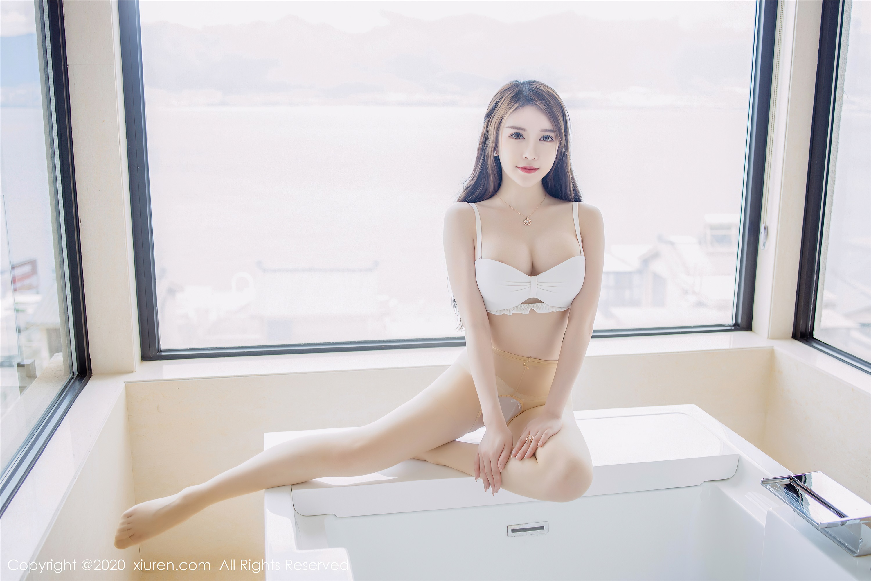 秀人网美媛馆 2020-08-10 Vol.2421 玉兔miki