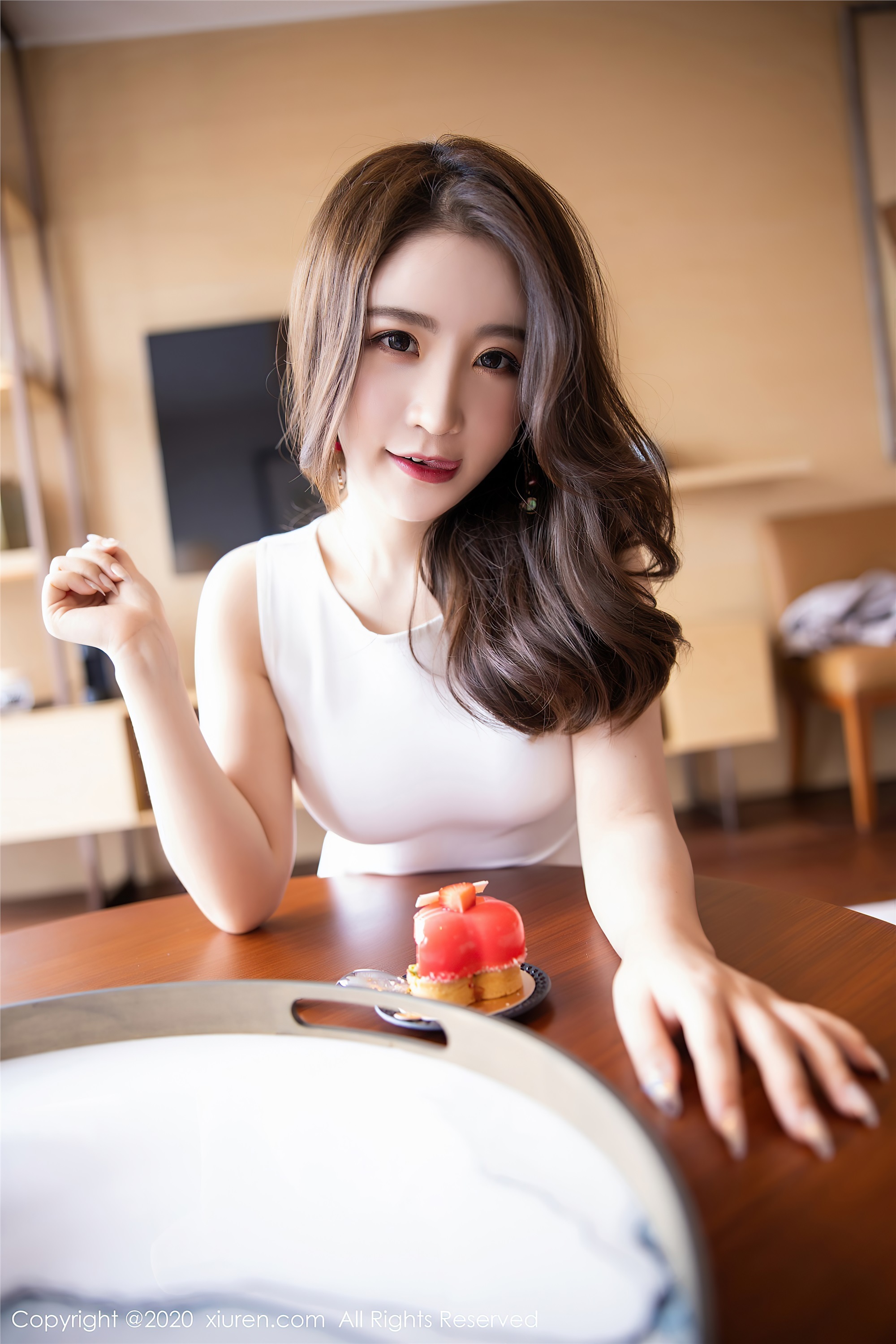 秀人网美媛馆 2020-08-13 Vol.2441 绯月樱-Cherry