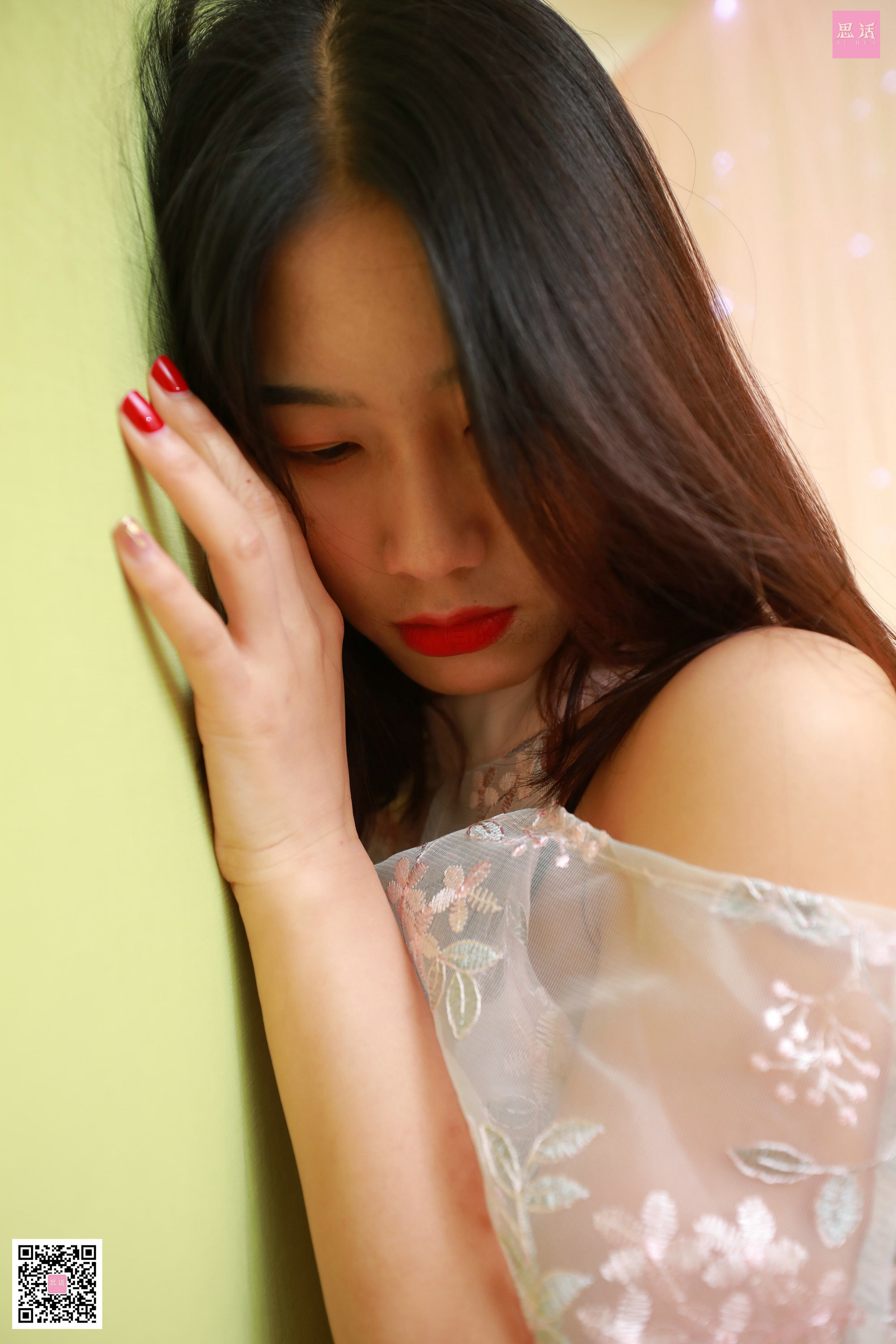 思话  SH092期 诗韵 – 小姐姐说她好热呢