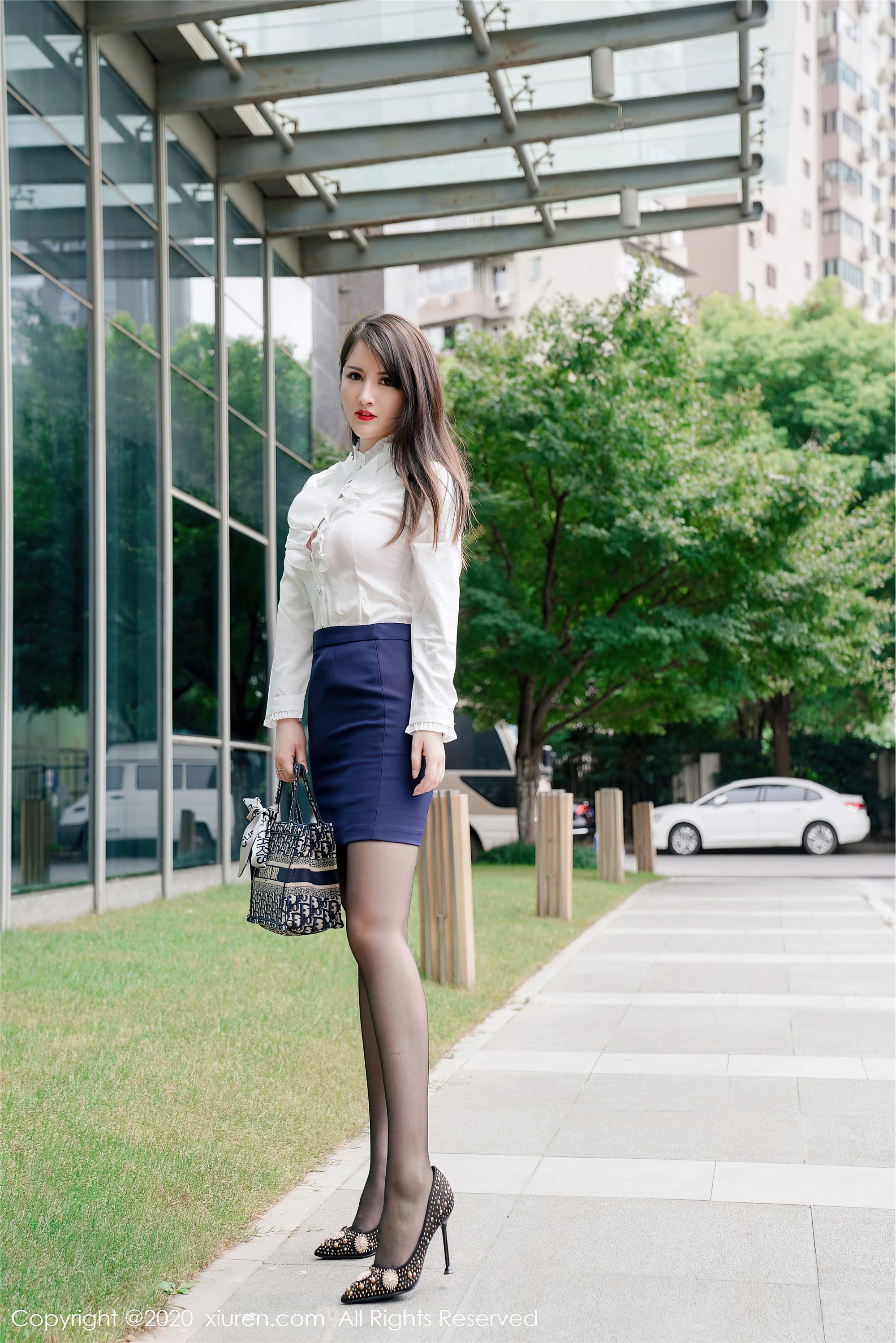 秀人网美媛馆 2020-08-13 Vol.2437 诗诗kiki