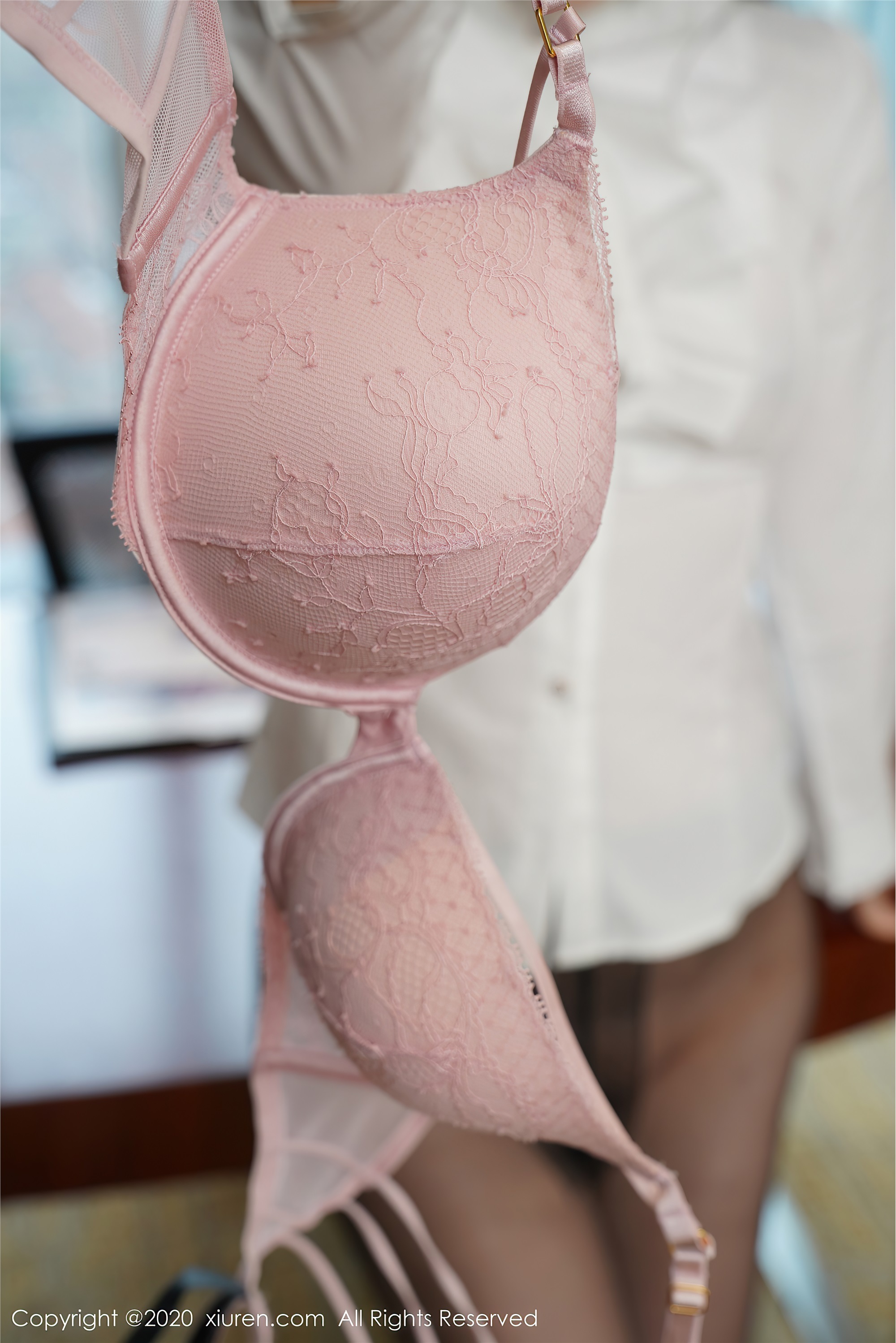 秀人网美媛馆 2020-08-13 Vol.2437 诗诗kiki