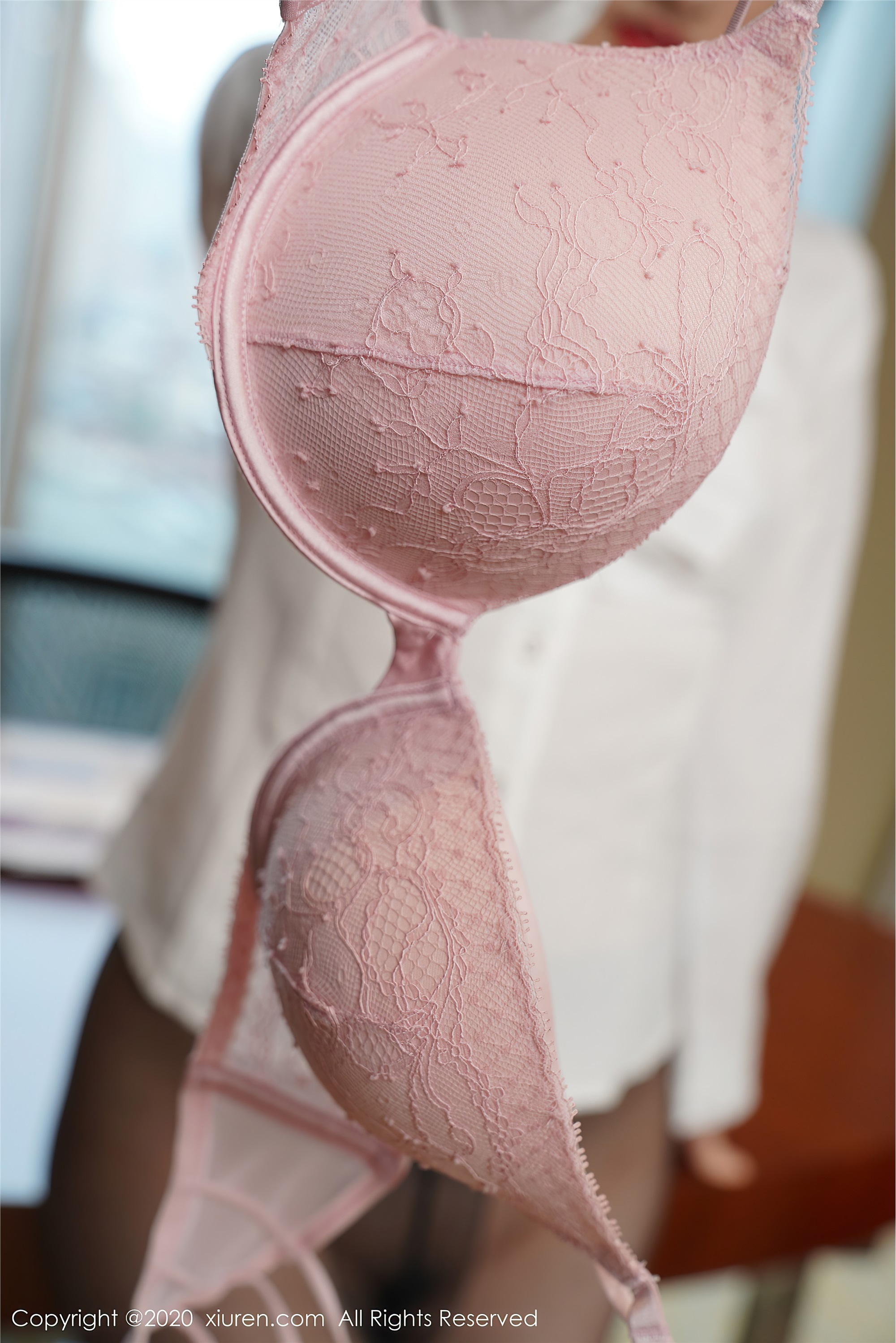 秀人网美媛馆 2020-08-13 Vol.2437 诗诗kiki