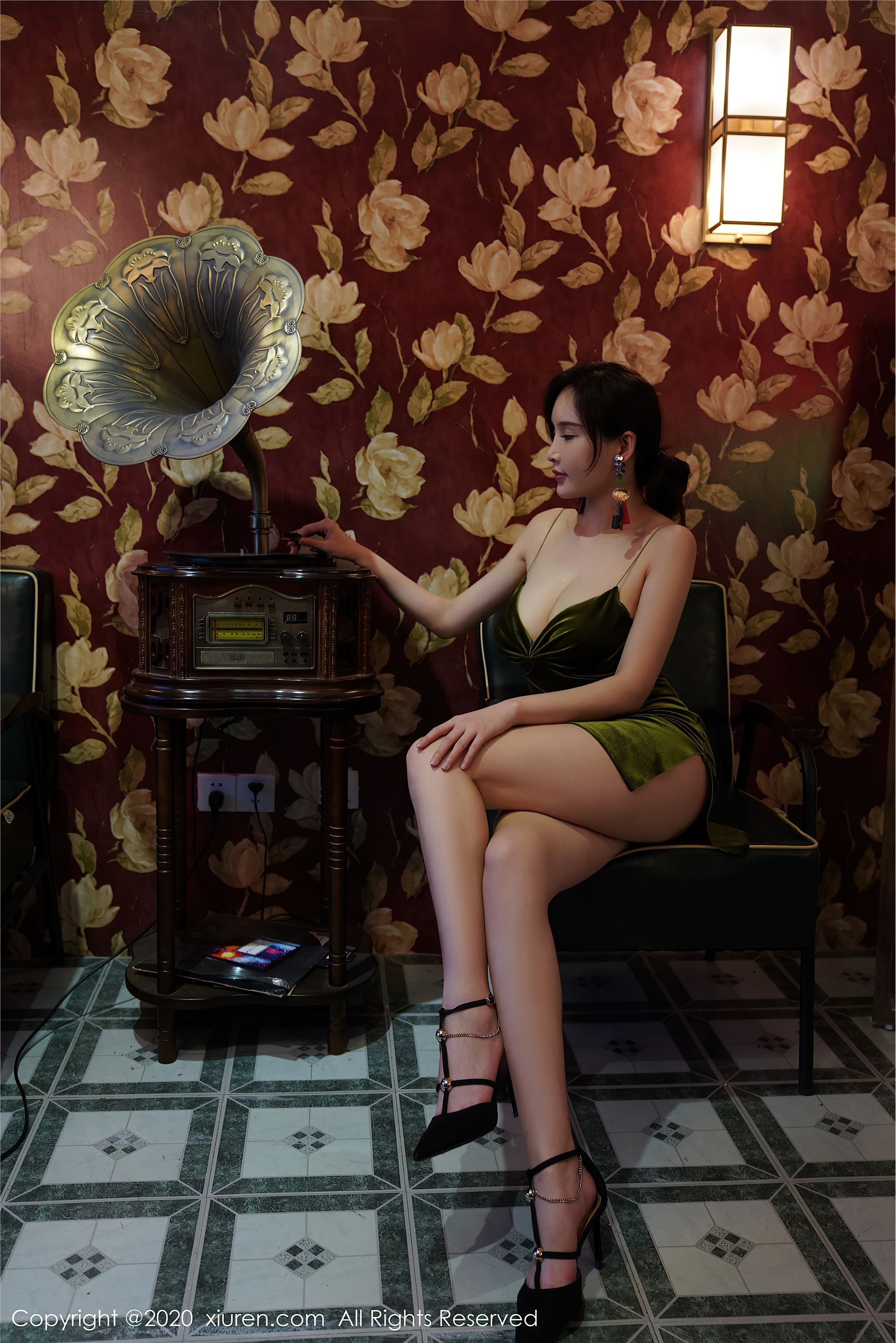 秀人网美媛馆 2020-08-24 Vol.2477 奶瓶土肥圆矮挫丑黑穷