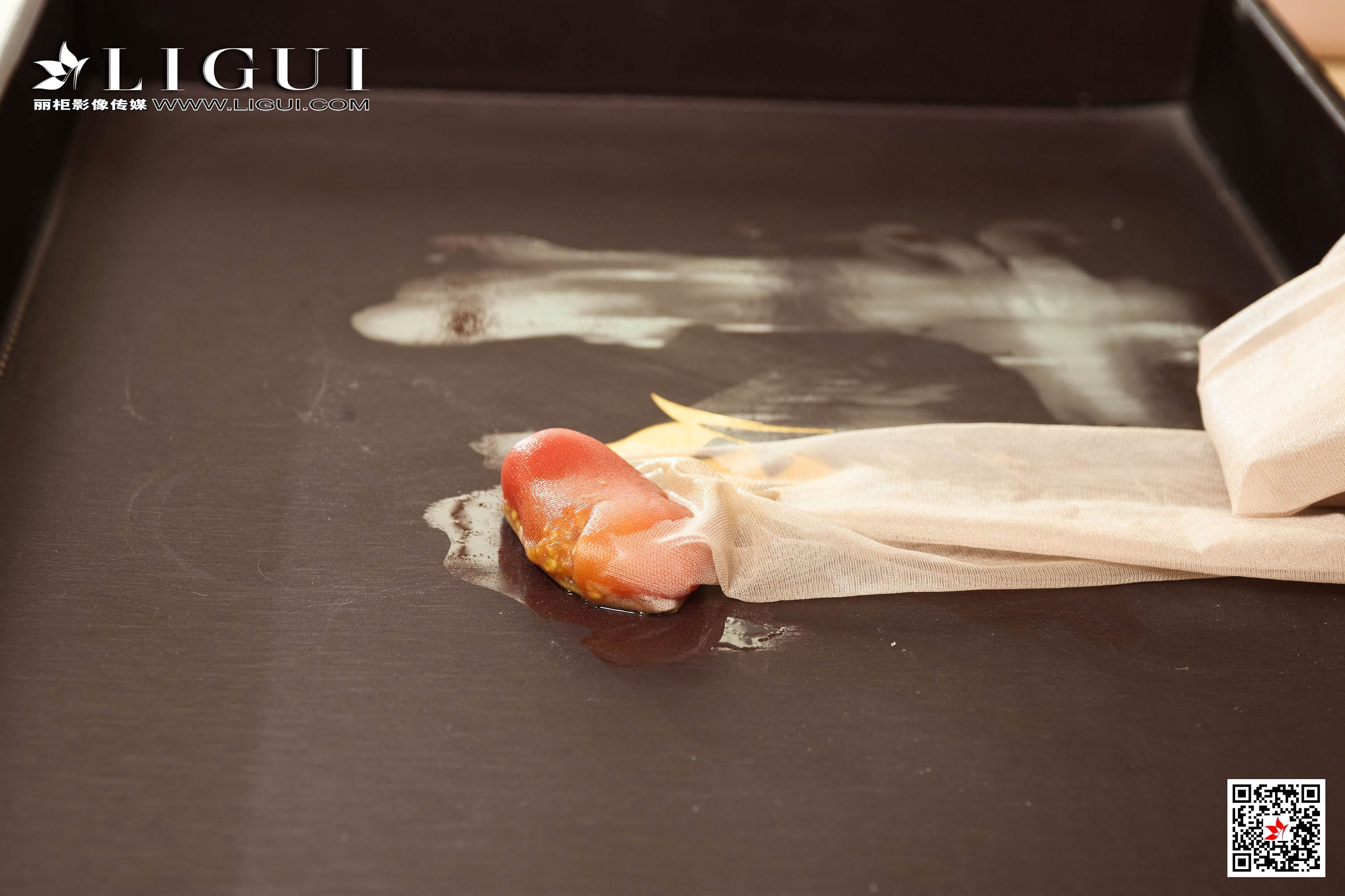 Ligui丽柜 2020.10.05《水果恋上丝》兔子