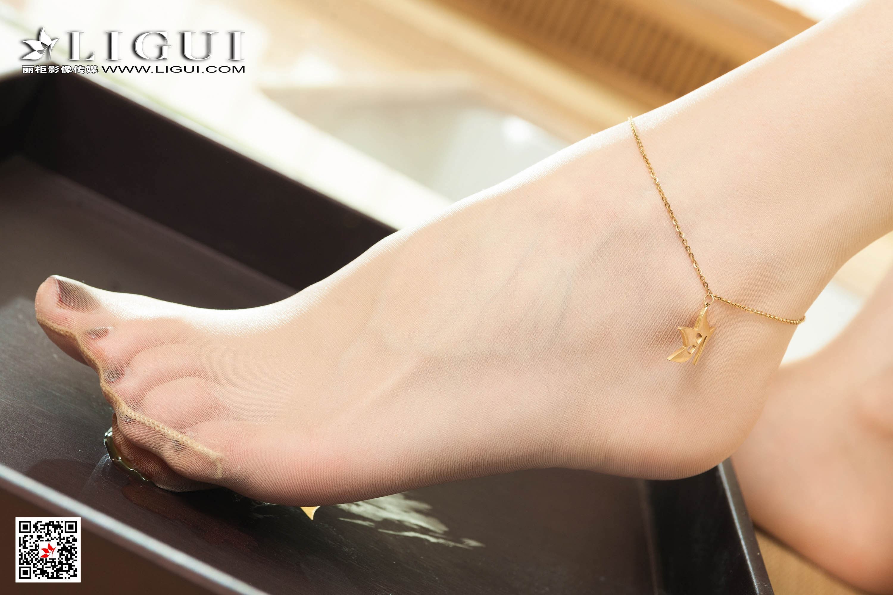 Ligui丽柜 2020.10.05《水果恋上丝》兔子