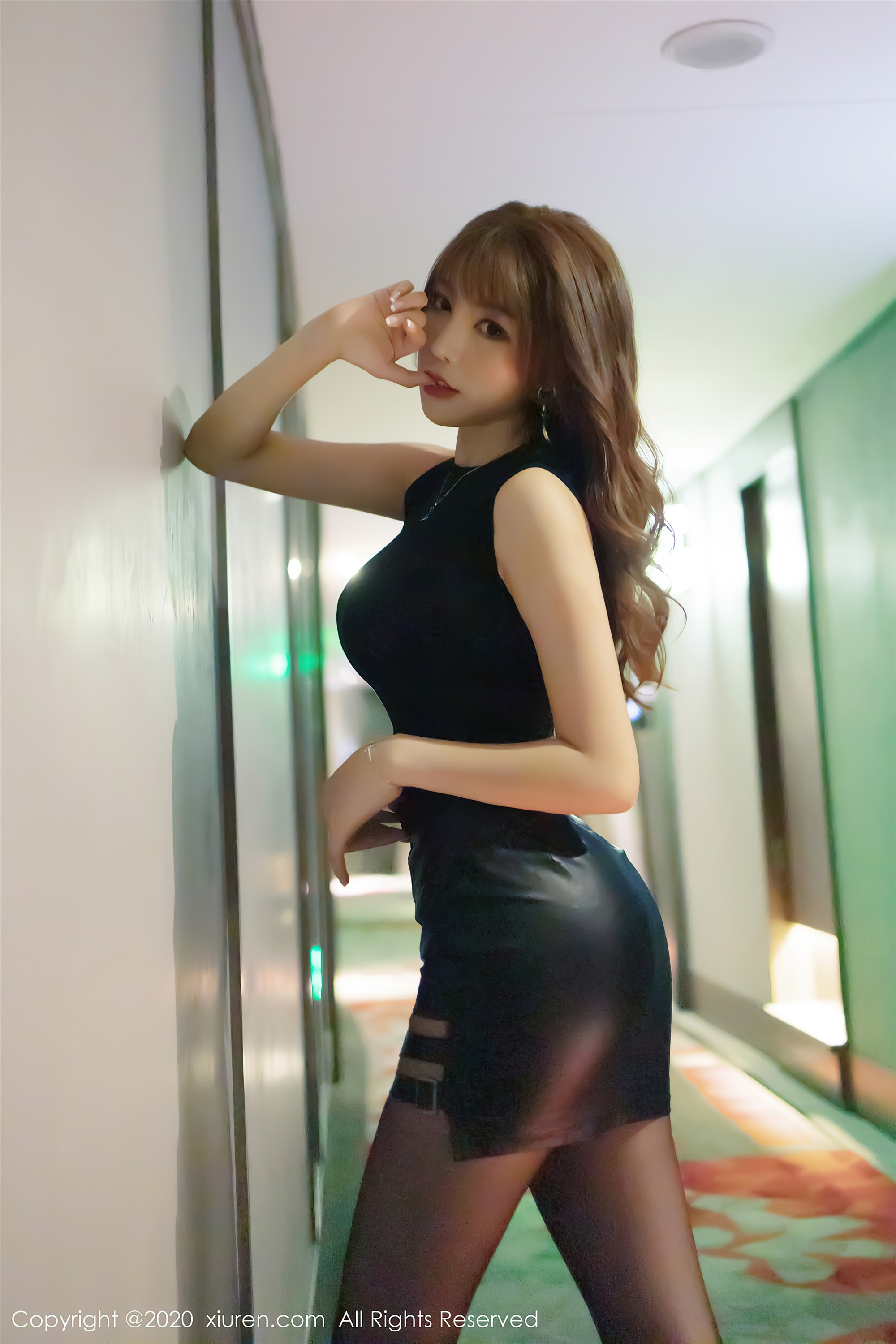 XIUREN秀人网 2020.08.14 No.2445 芝芝Booty
