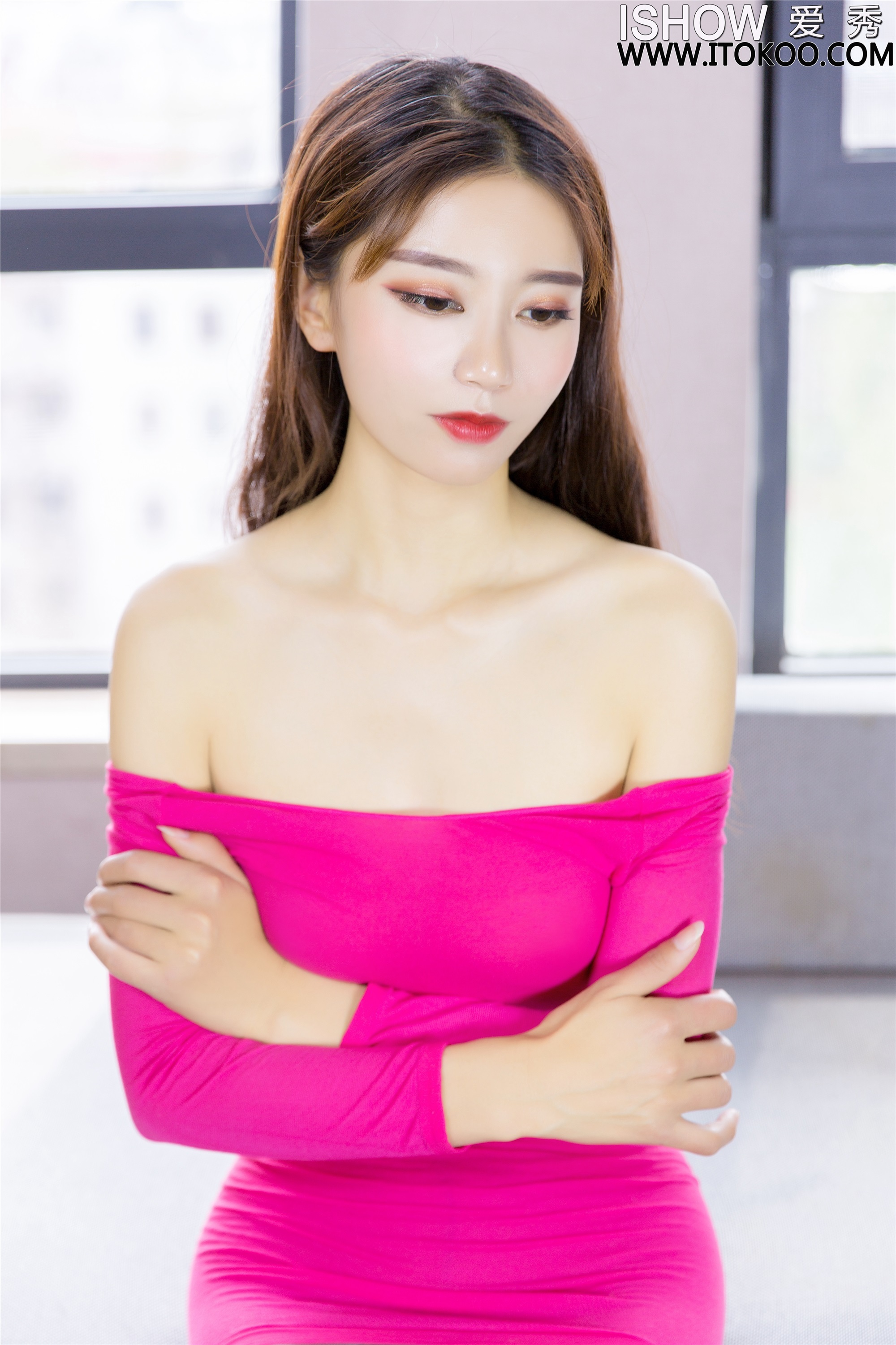 ISHOW爱秀 2020.10.17 Vol.237 王若伊Zoe